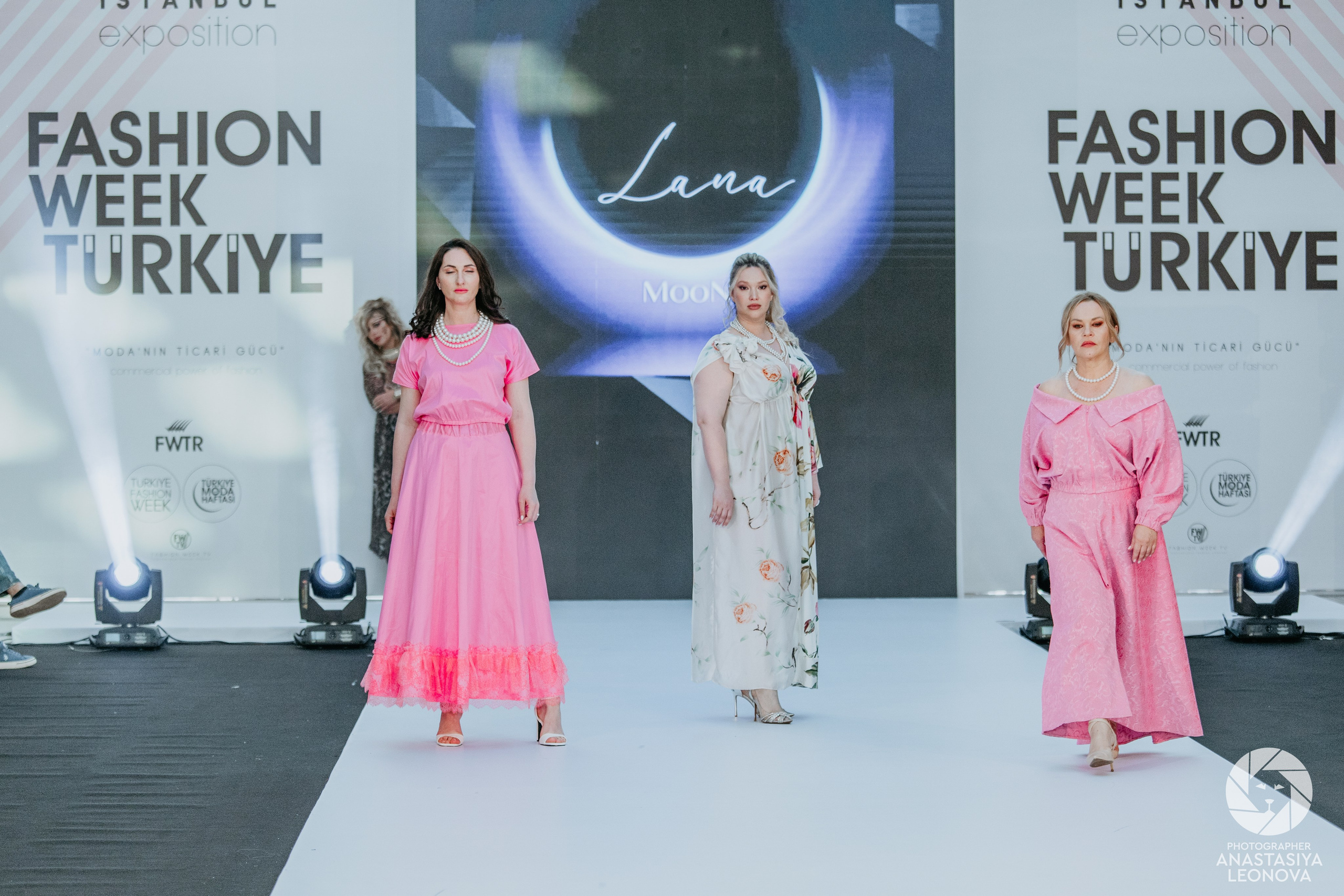 Fashion Week Türkiye [spring, 2025]. Anastasia Leonowa