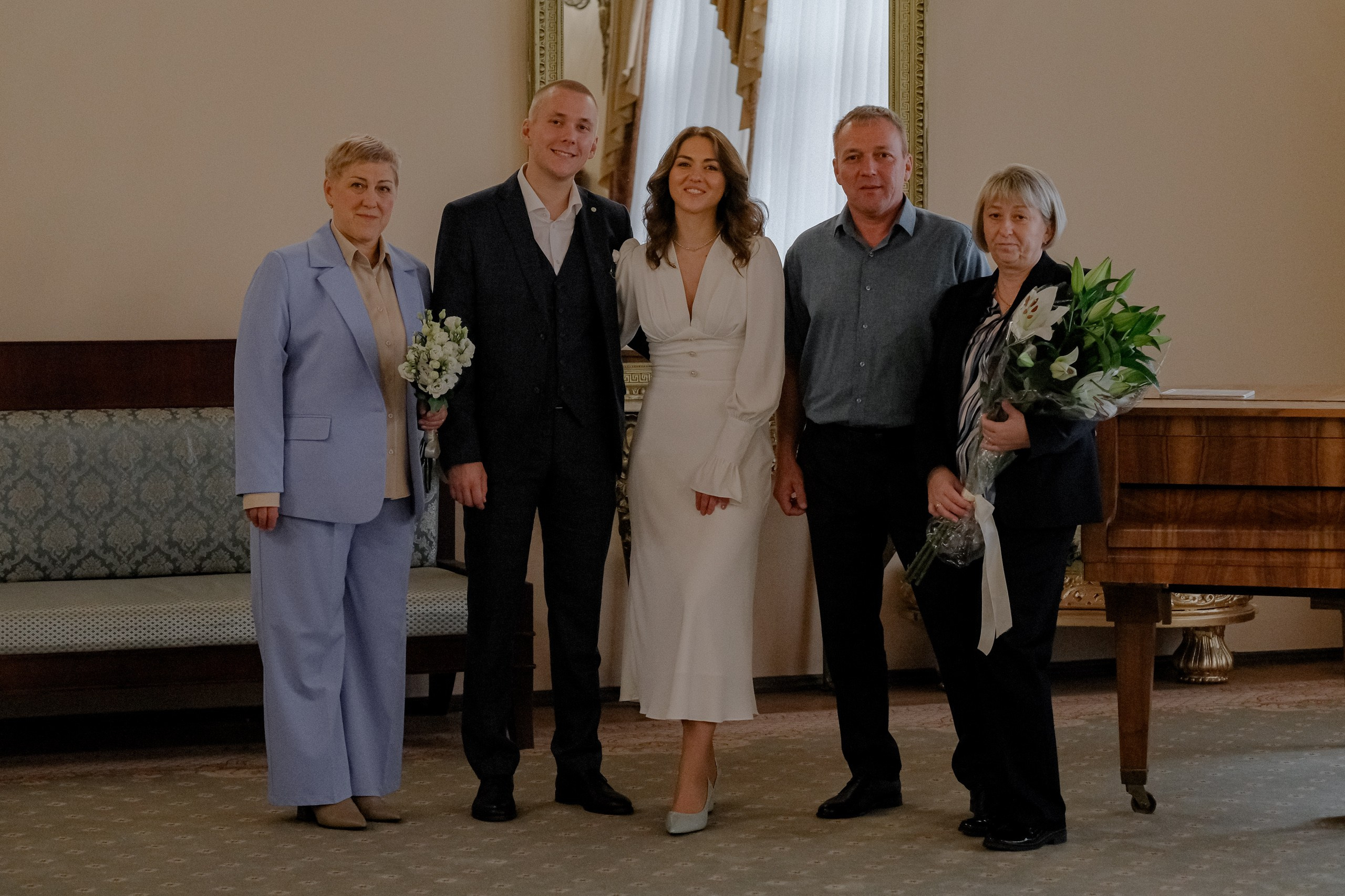 СВАДЕБНАЯ СЬЕМКА ПАРЫ ВО ВТОРОМ ДВОРЦЕ БРАКОСОЧЕТАНИЯ И ПРОГУЛКА ПО ЧЕРНЫШЕВСКОЙ. Профессиональный фотограф, Санкт-Петербург — Виктория Богомолова