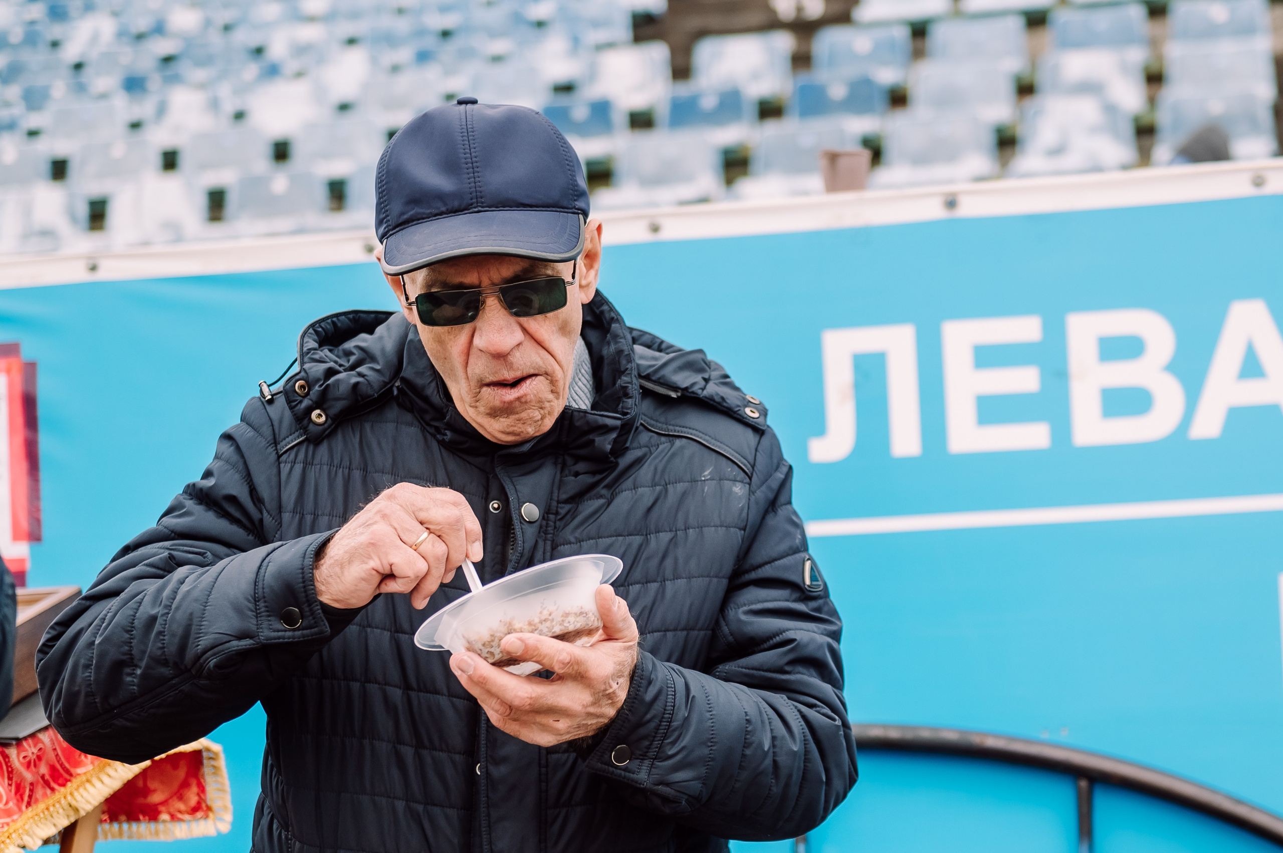 Пасхальный забег «Вера и Спорт» на стадионе Шахтёр. Детский фотограф, семейный фотограф и репортажи в Кемерово