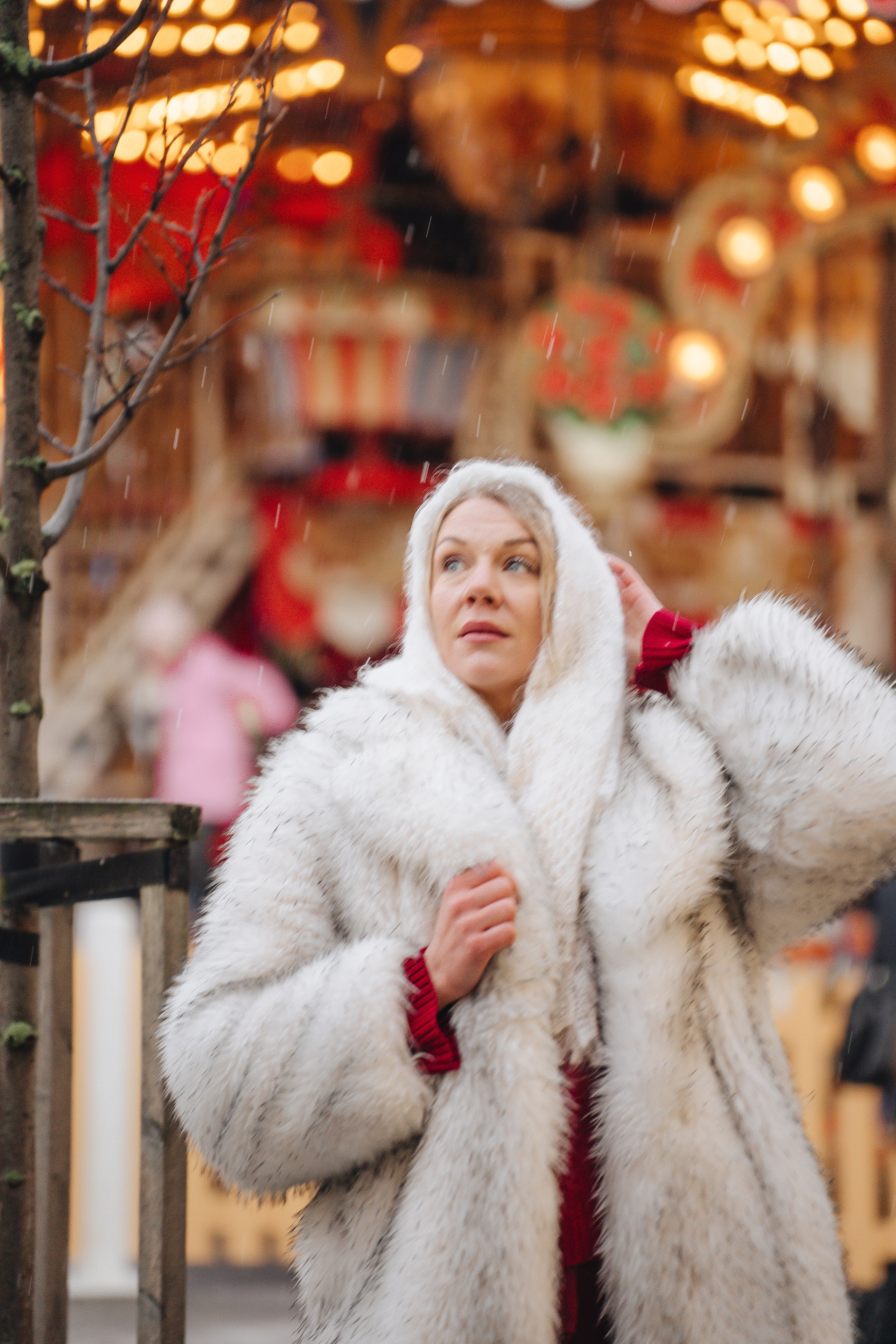 ПРОГУЛКА НА МАНЕЖНОЙ ПЛОЩАДИ ДЛЯ ДЕВУШКИ ПЕРЕД НОВЫМ ГОДОМ (НОВОГОДНЯЯ ФОТОСЕССИИЯ НА МАНЕЖНОЙ ПЛОЩАДИ). Профессиональный фотограф, Санкт-Петербург — Виктория Богомолова