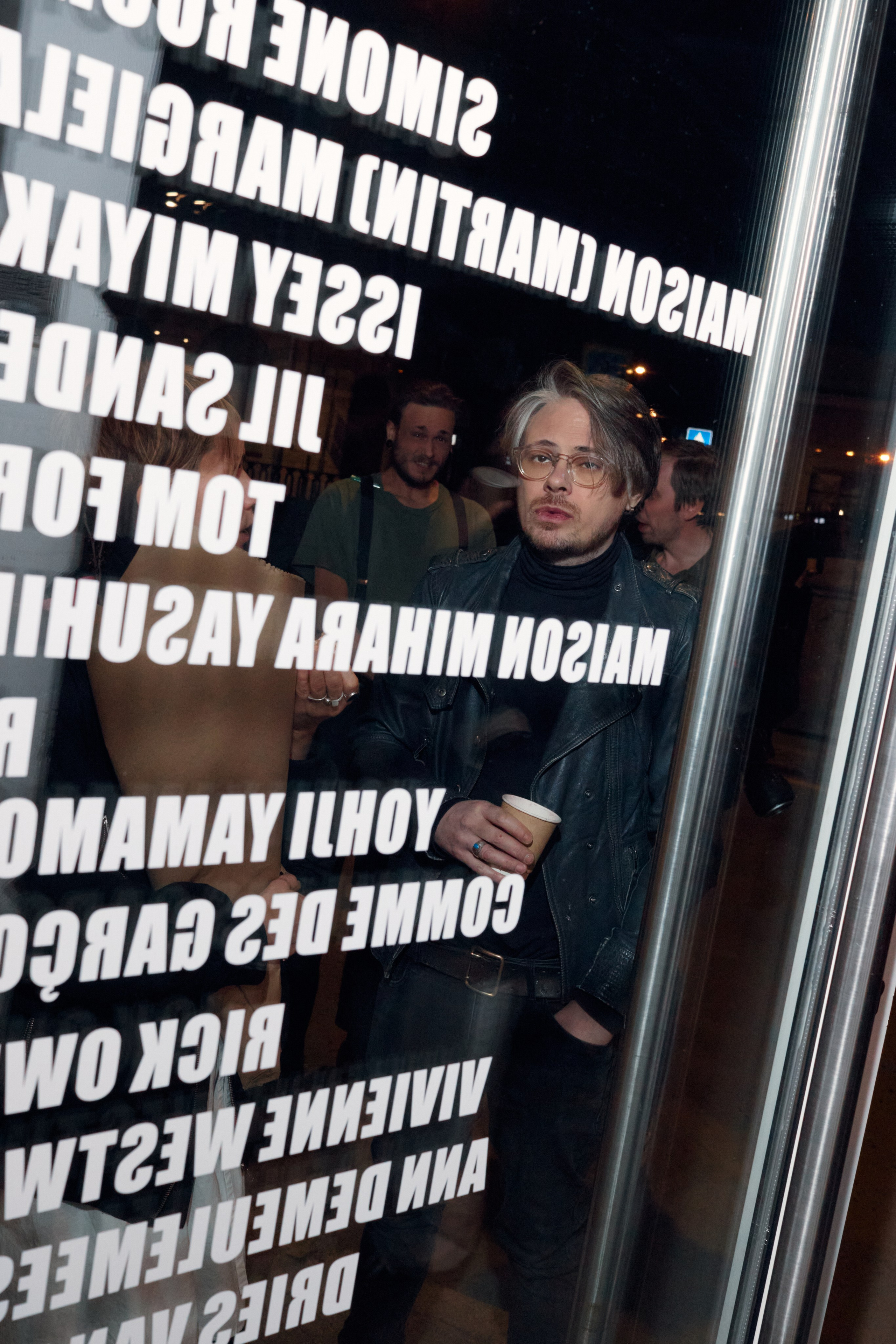 ПИФ-ПАФ Супершоп | вернисаж выставки SOBO GALLERY х ПИФ-ПАФ. Фотограф Михаил Николаев