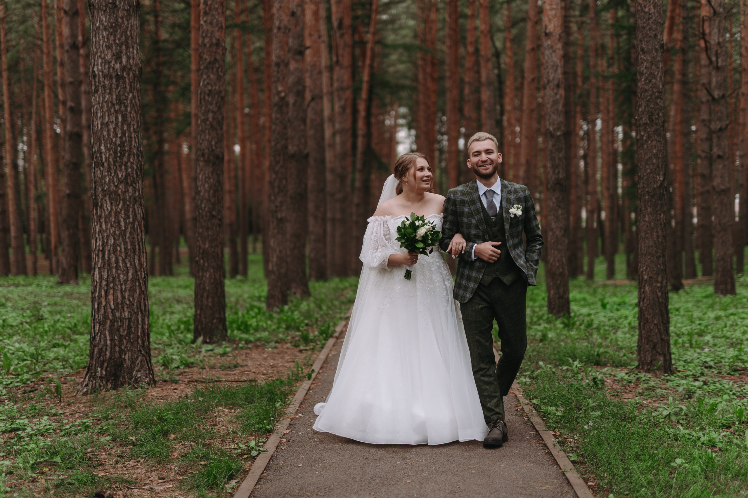 КАФЕ М5 / ХОТИМ ЕДИМ / БОГДАН НАСЫРОВ / ИЛЬНАР АХМАДУЛЛИН