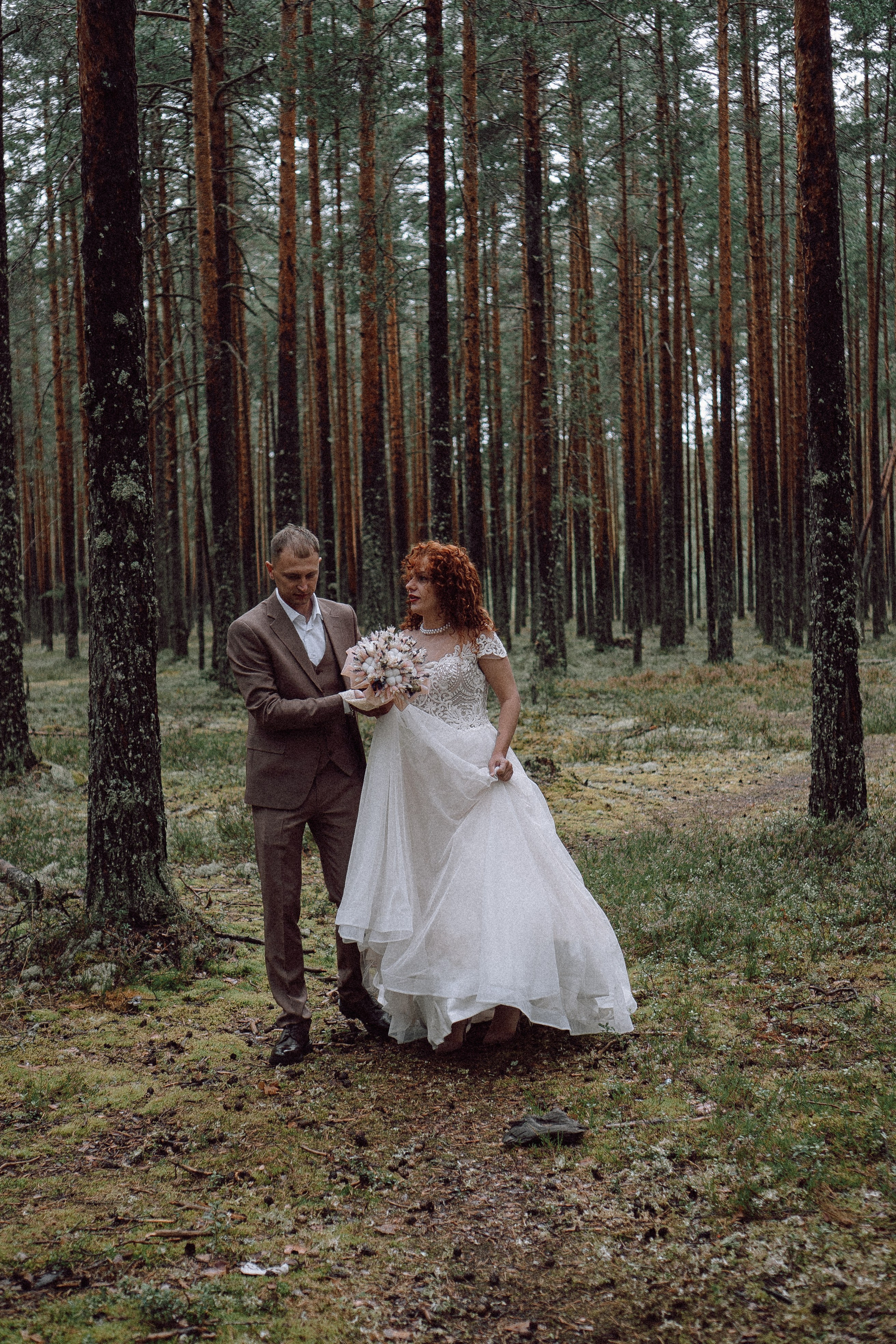СВАДЕБНАЯ ФОТОСЕССИИЯ ПАРЫ В ГОРОДЕ ПРИОЗЕРСК В СОСНОВОМ ЛЕСУ И С ПИКАПОМ. Профессиональный фотограф, Санкт-Петербург — Виктория Богомолова