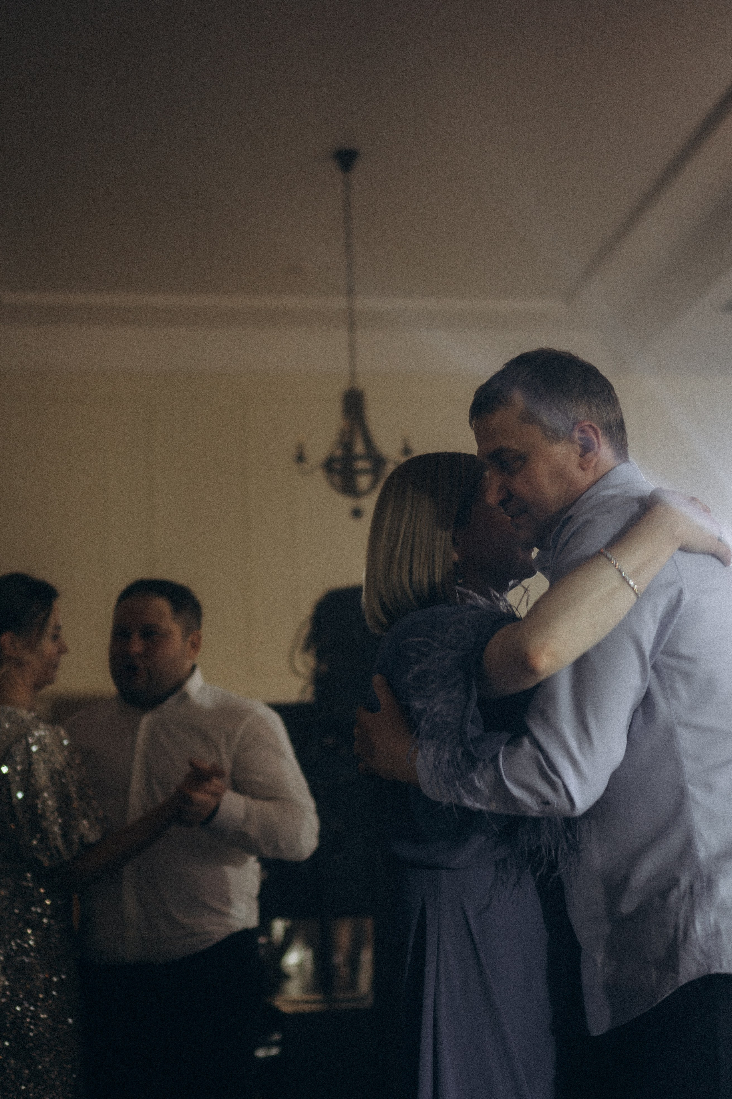 СВАДЕБНАЯ СЬЕМКА СБОРОВ В ОТЕЛЕ И ВЫЕЗД НА ЦЕРЕМОНИЮ (СНЯТО В СИБИРЕ В НИЖНЕВАРТОВСКЕ). Профессиональный фотограф, Санкт-Петербург — Виктория Богомолова