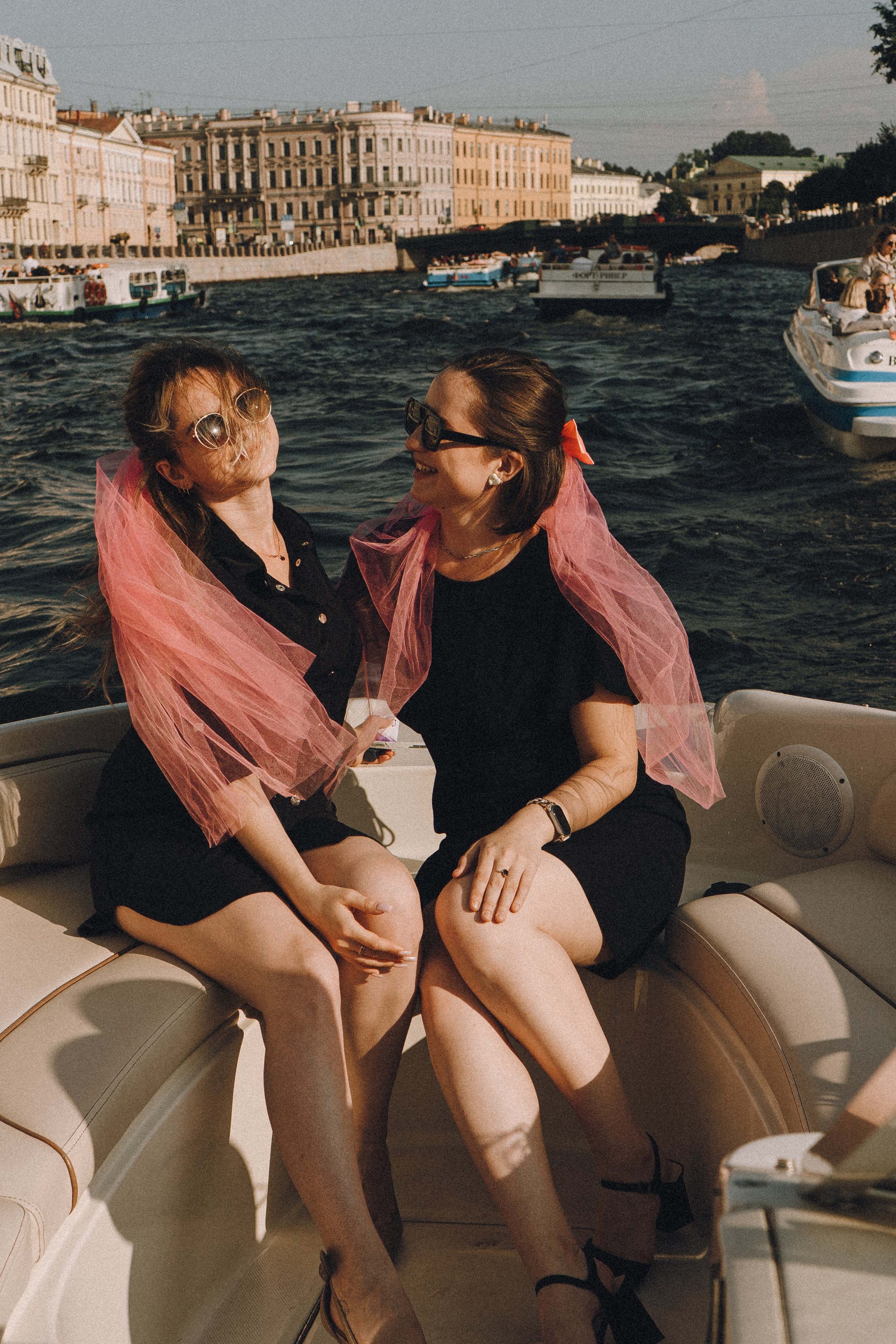 ДЕВИЧНИК НА КАТЕРЕ. Профессиональный фотограф, Санкт-Петербург — Виктория Богомолова