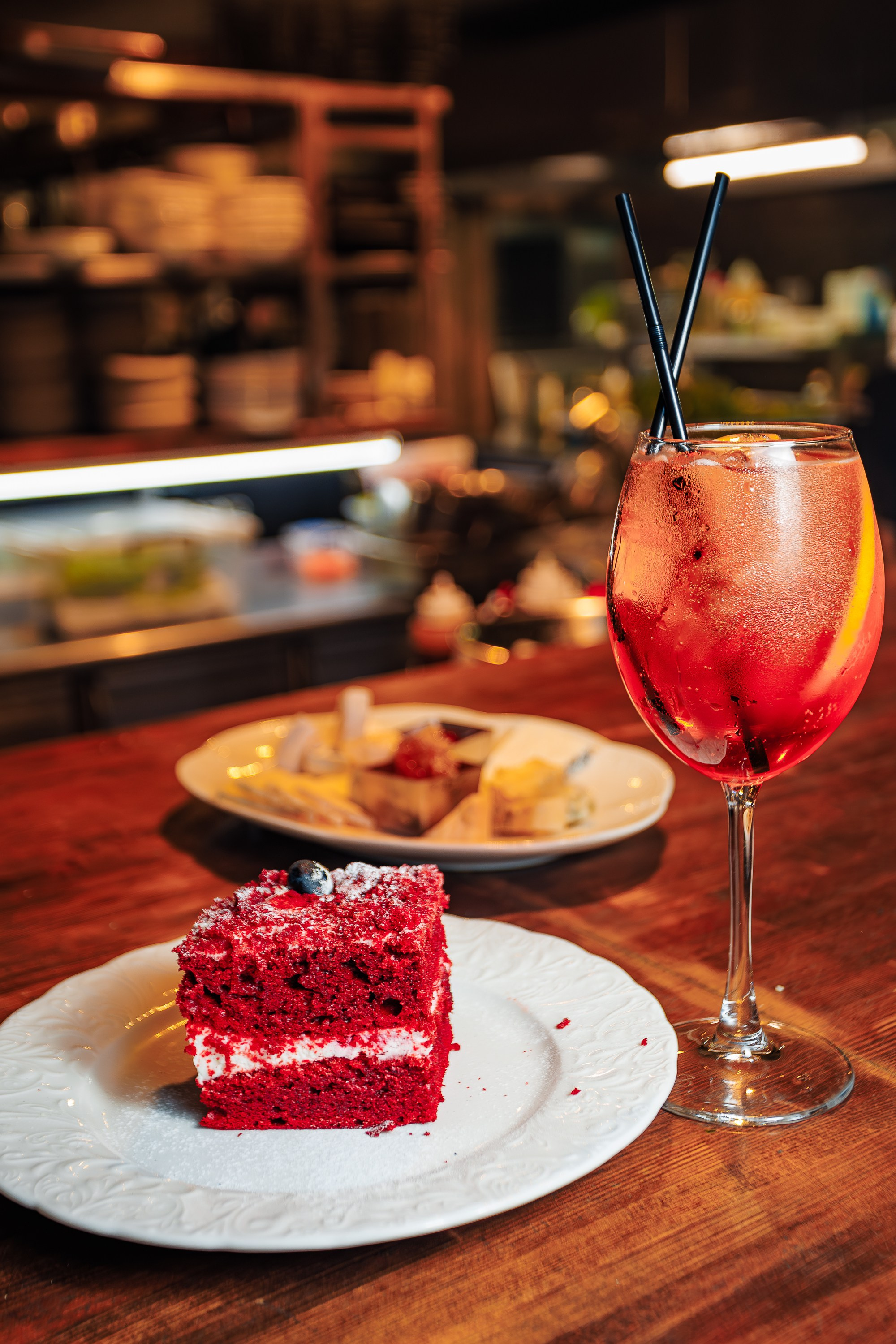 «LYRIQ"_Чайка на пляже_Ялта_15.08.2025 г. Аминов Руслан | Фотограф