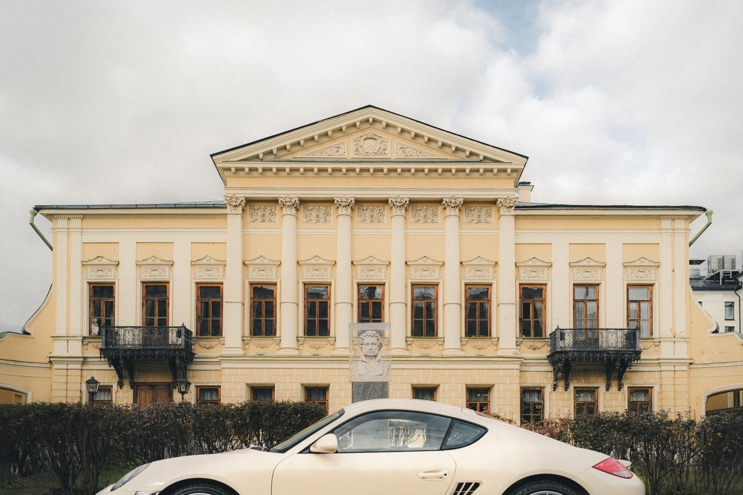 Porsche Cayman S x Anna. Фотограф Илья К. в Москве