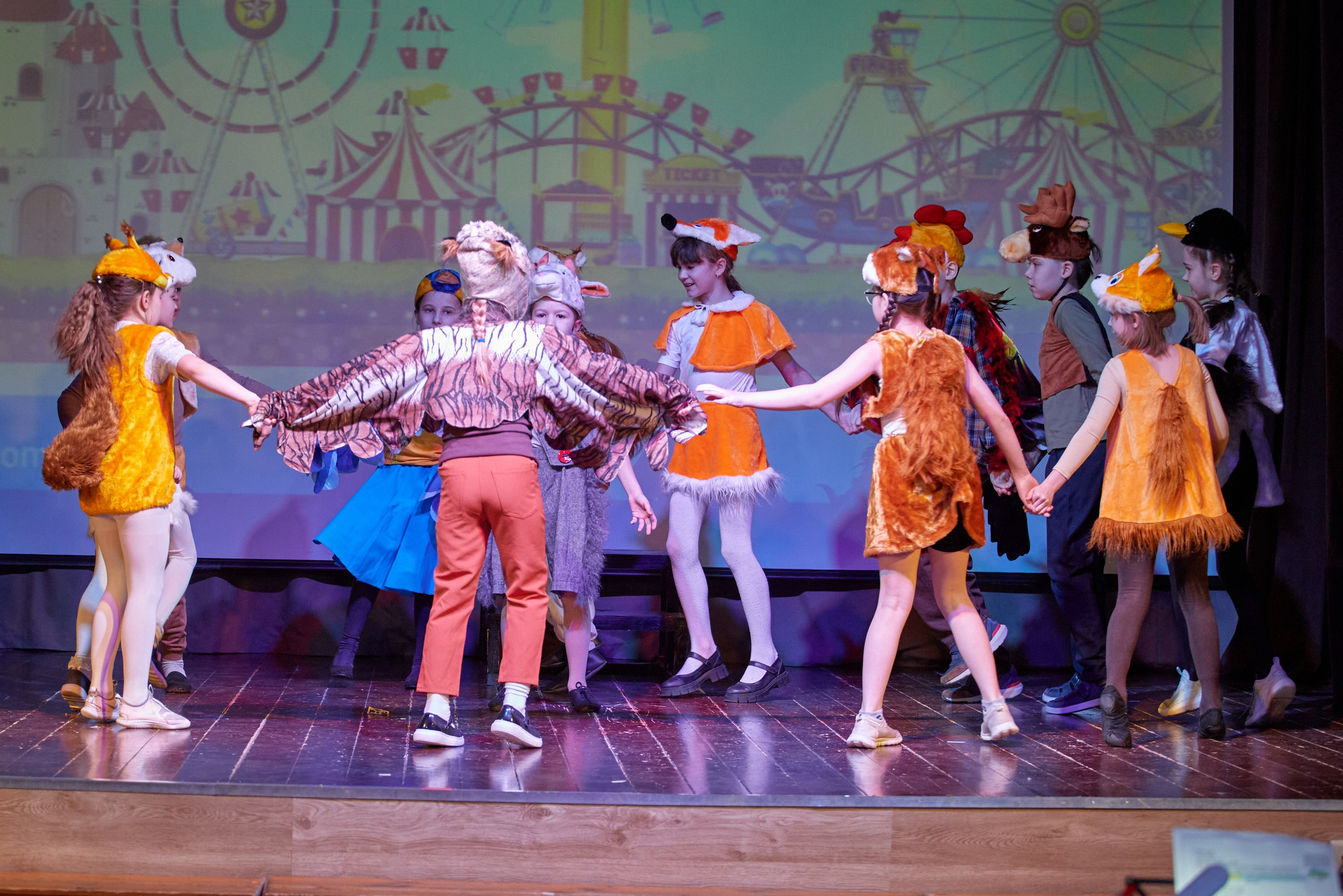 Школьный концерт. Предметный и контентный фотограф в Москве Курочкина Оксана
