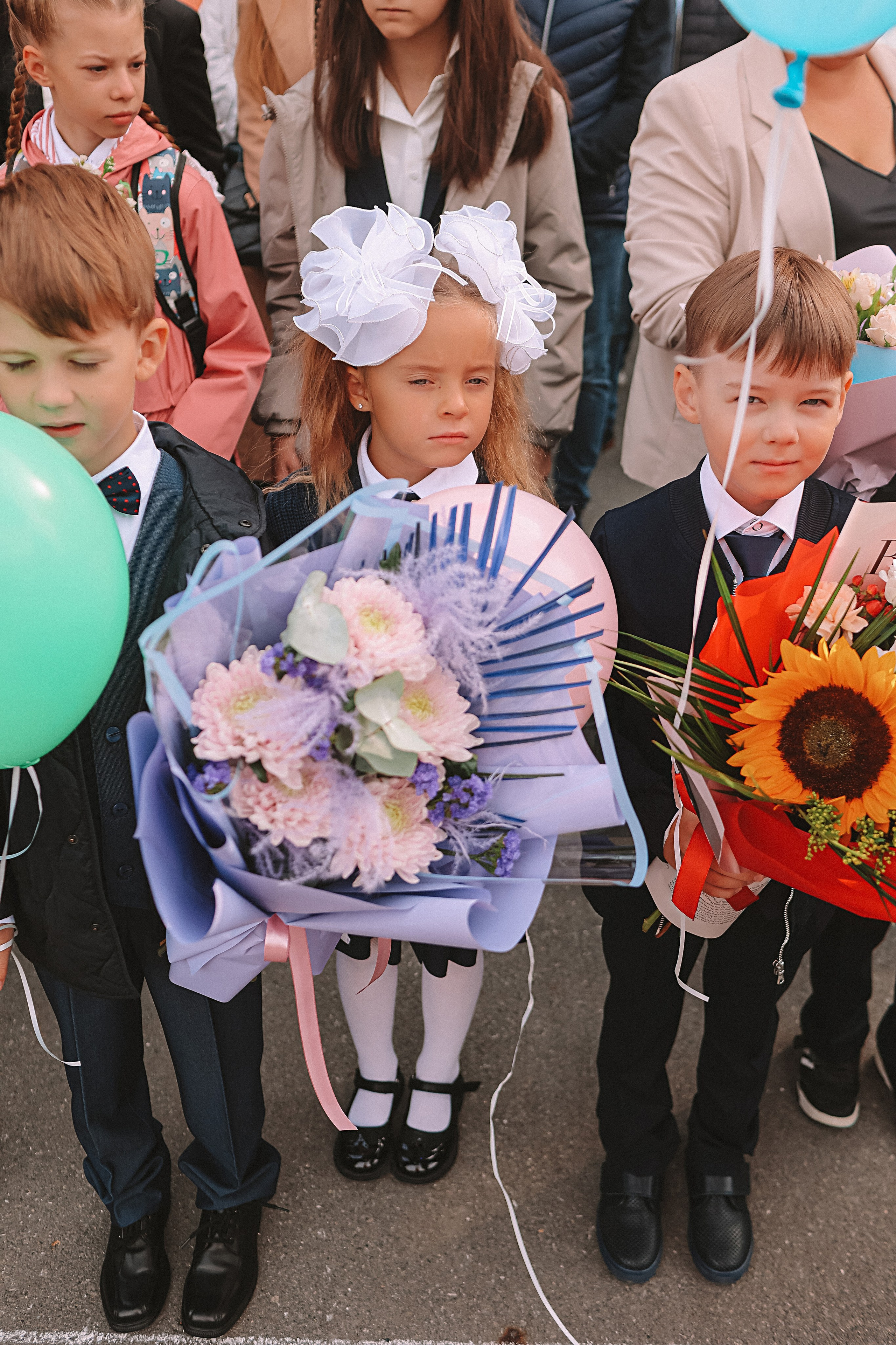 1 сентября линейка+кл час+портреты. Семейный фотограф Тюмень, фотограф на роды Салмина Мария