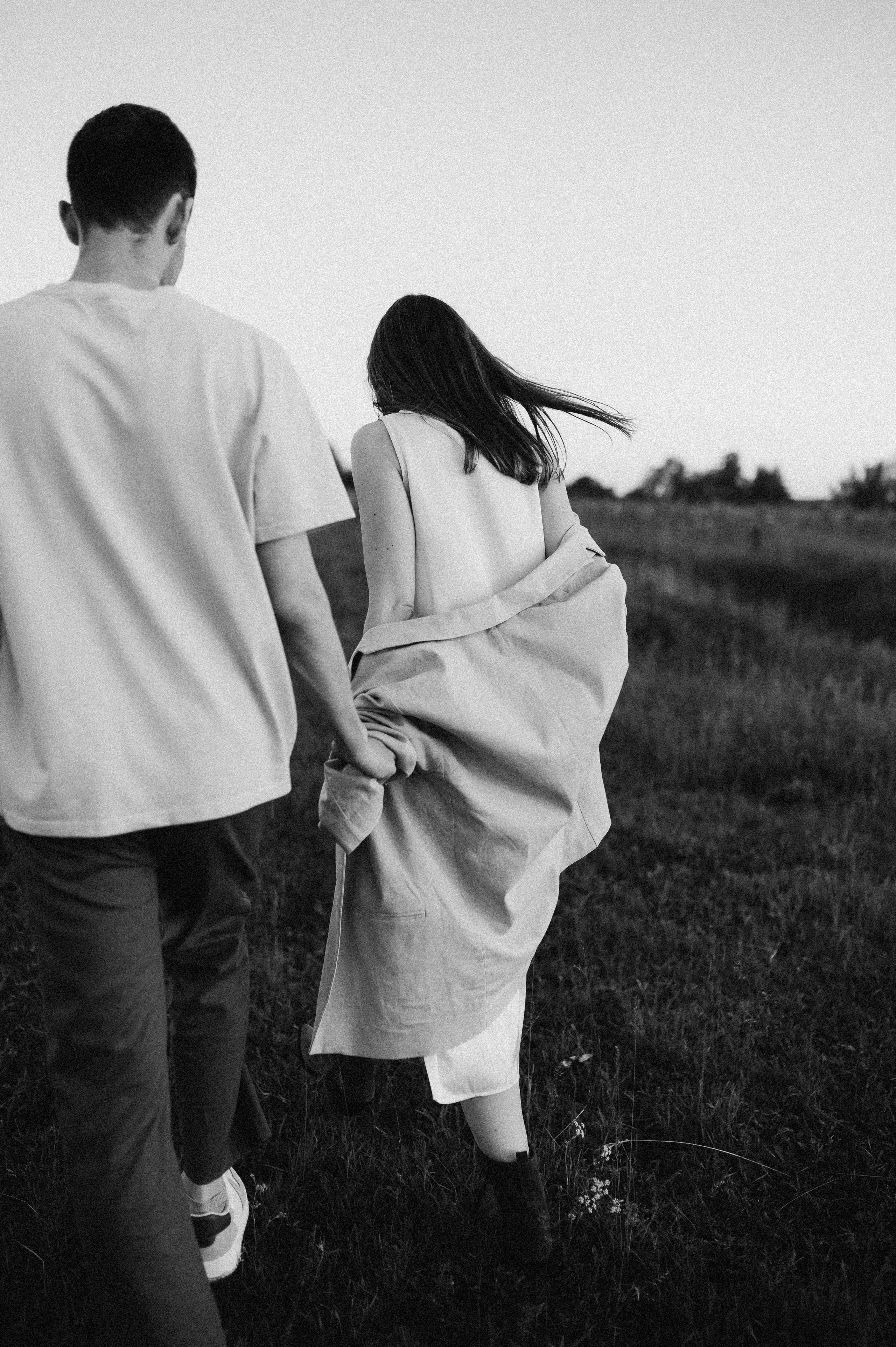 Фотосессия love story на берегу. Семейный фотограф в Новосибирске Женя Индрикова