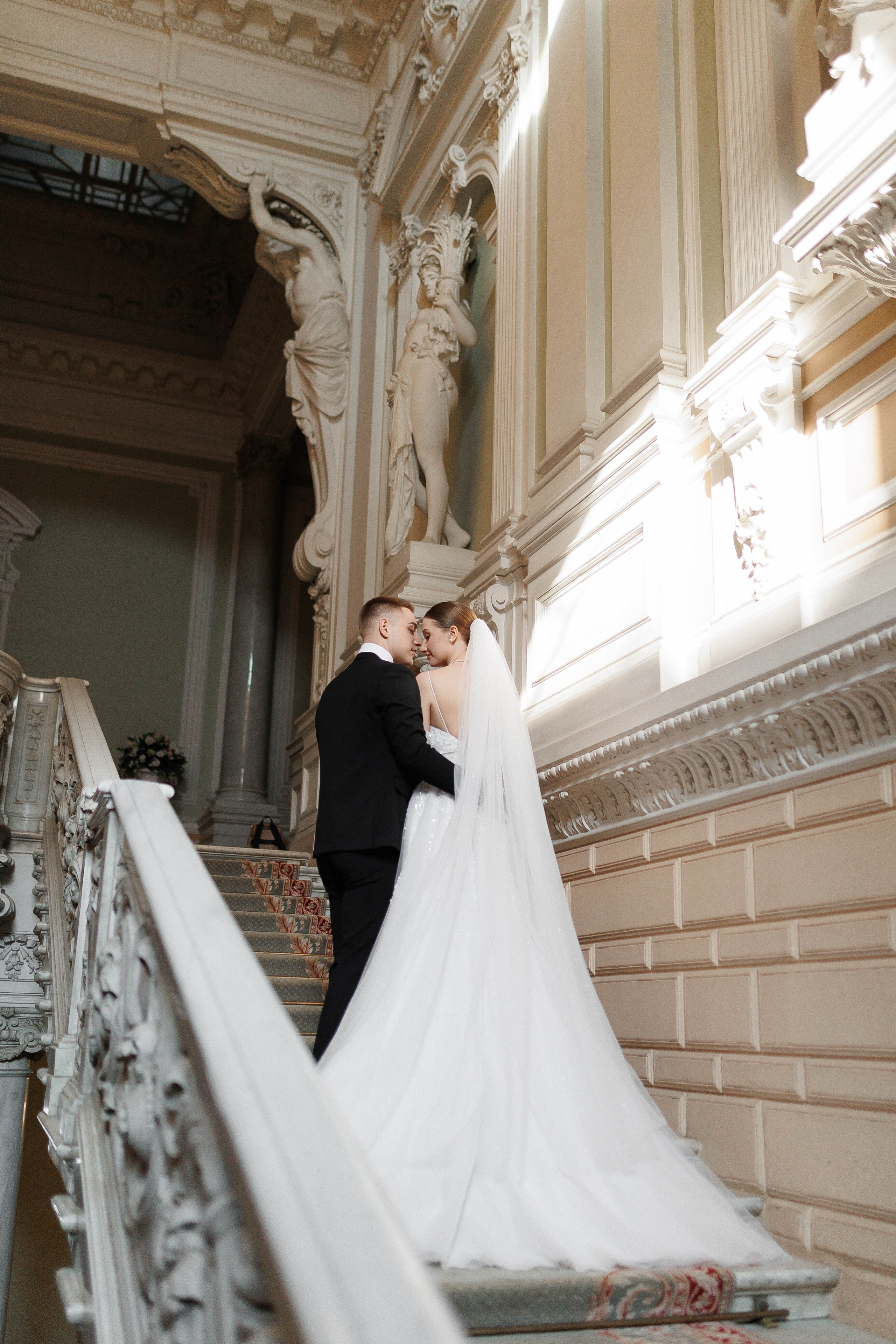 ···. Свадебный фотограф в Санкт-Петербурге Александра Чукавина