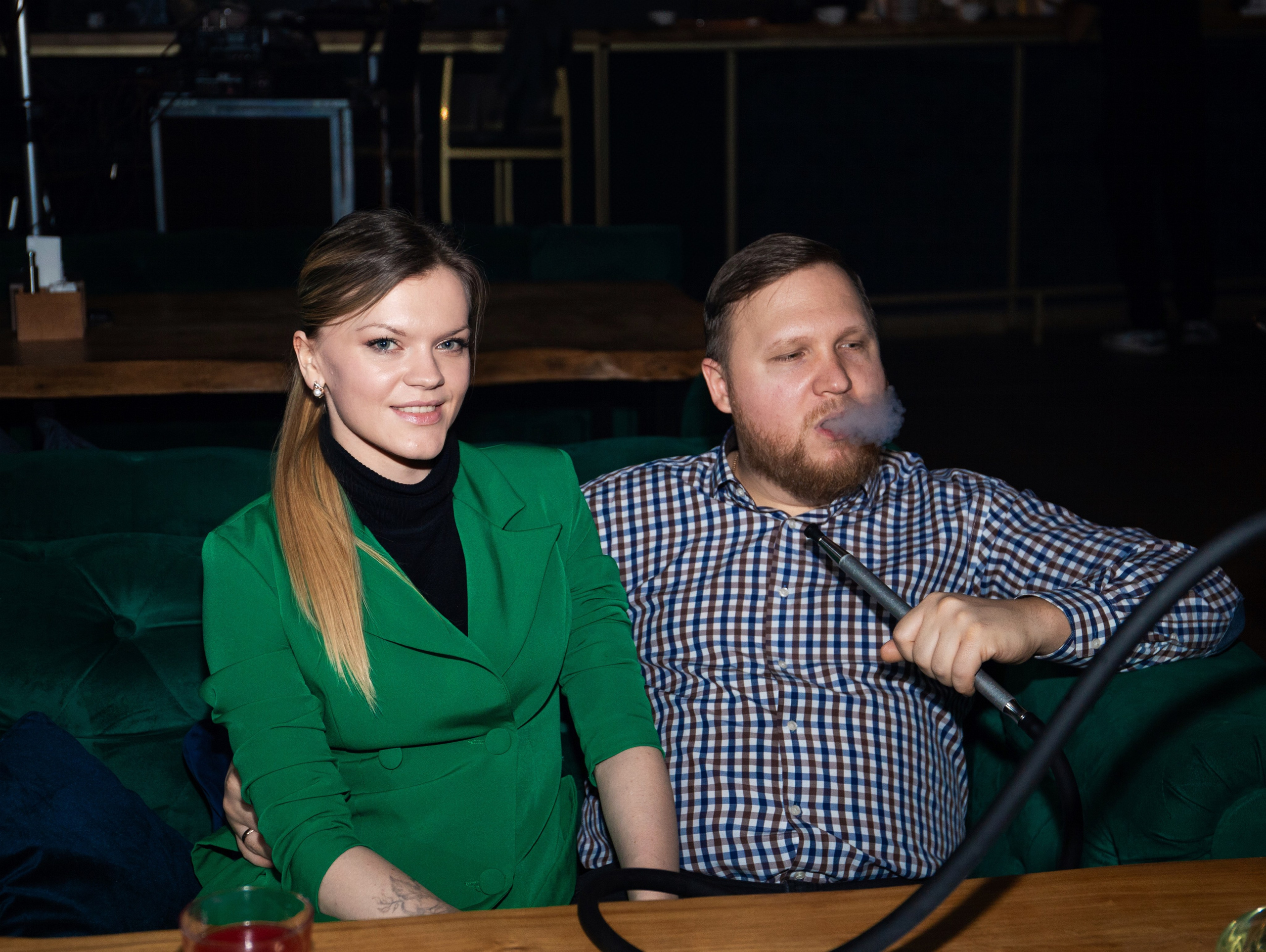 Репортажка из кальян-бара. Свадебный и семейный фотограф в Москве Мила Широких