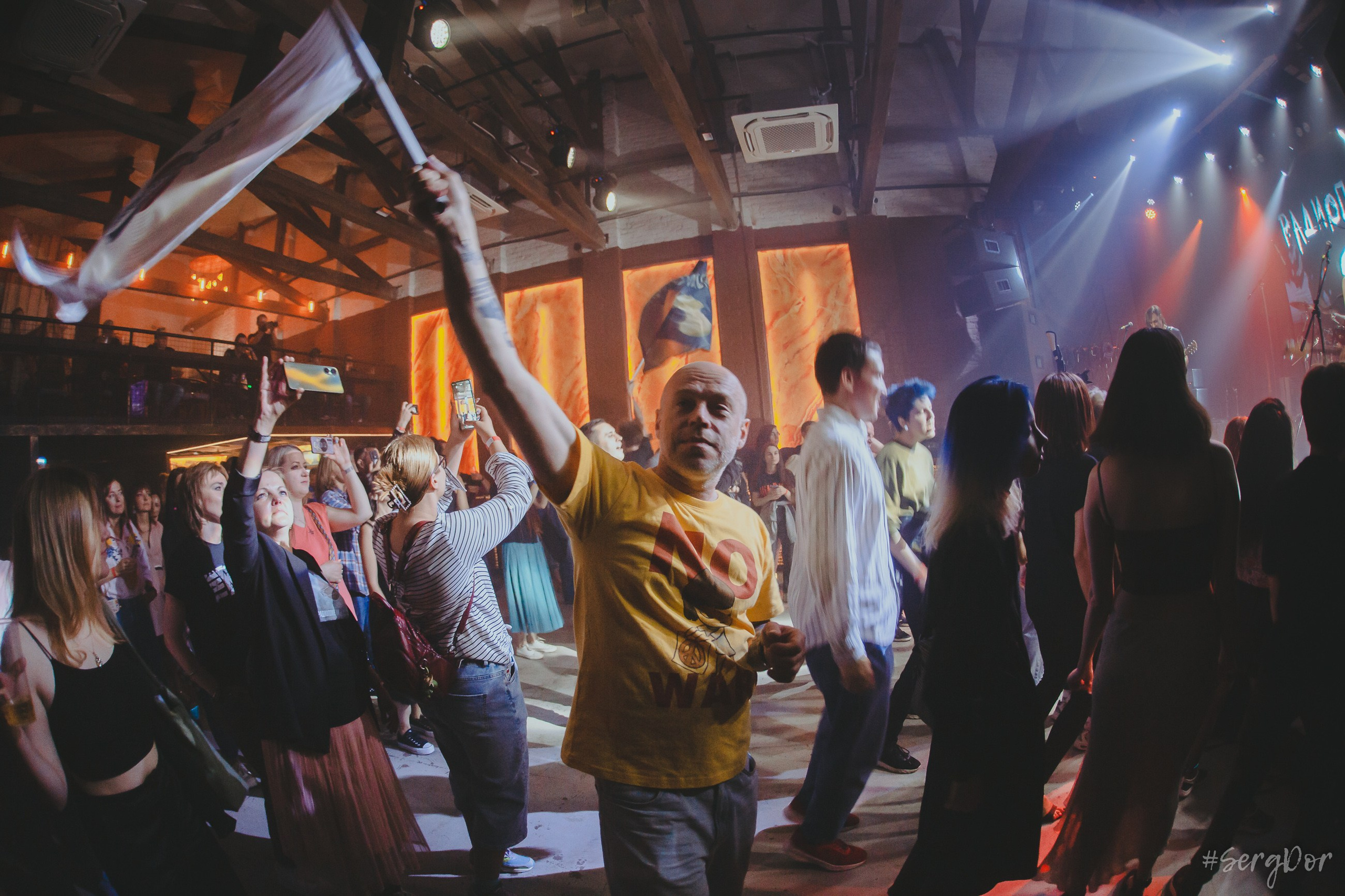 Радиопомехи, Серёга Рудаков, культурный центр Сердце, Шум Земли, концерт, флаги, Санкт-Петербург, СПб, 22.06.2024, SergDor, 22 июня 2024 года, #SergDor