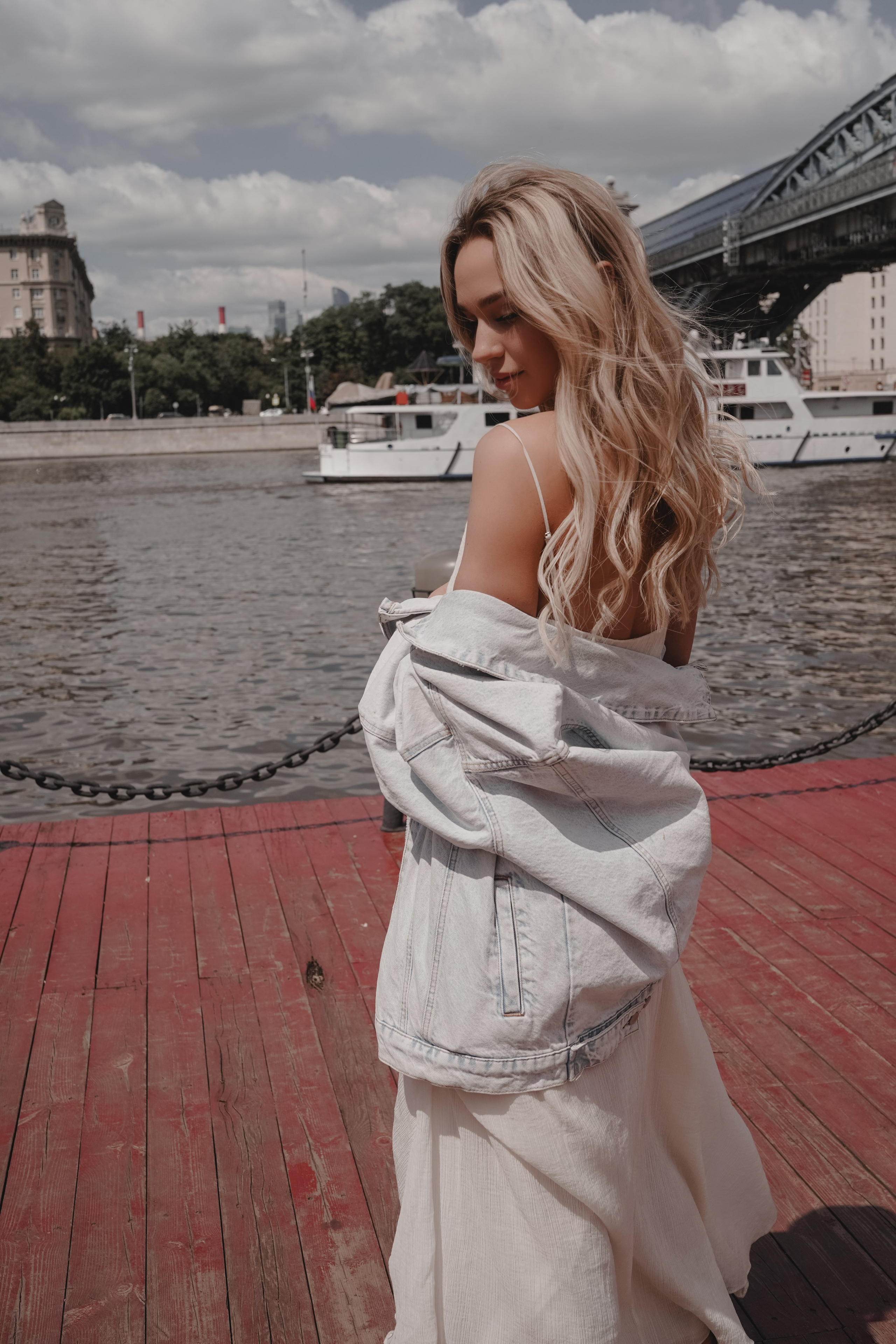 Индивидуальная фотосессия на улице (уличная). Фото и видео съемка