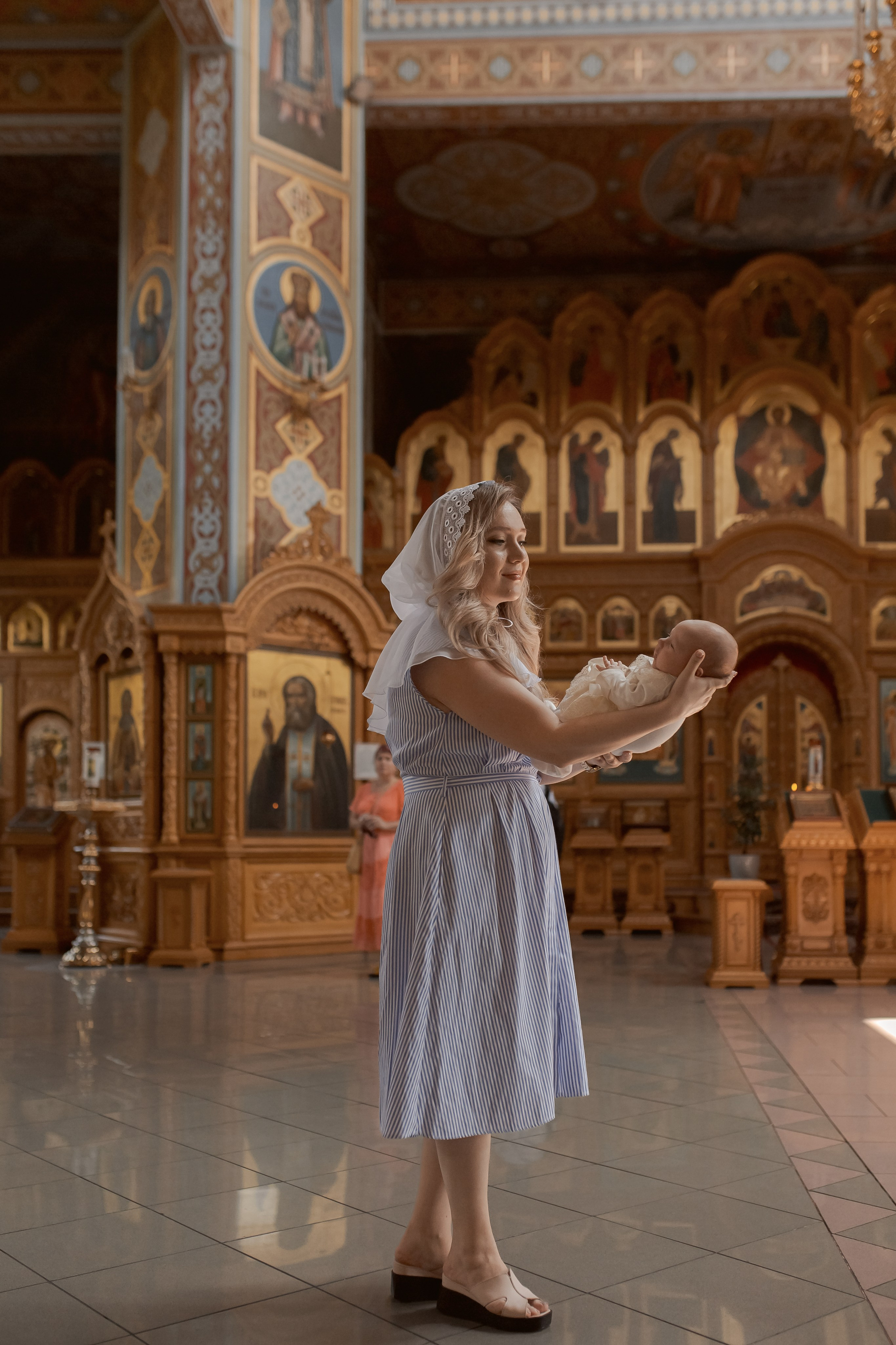 Крещение Алисы. Фотограф на Крещение и Венчание в Ташкенте