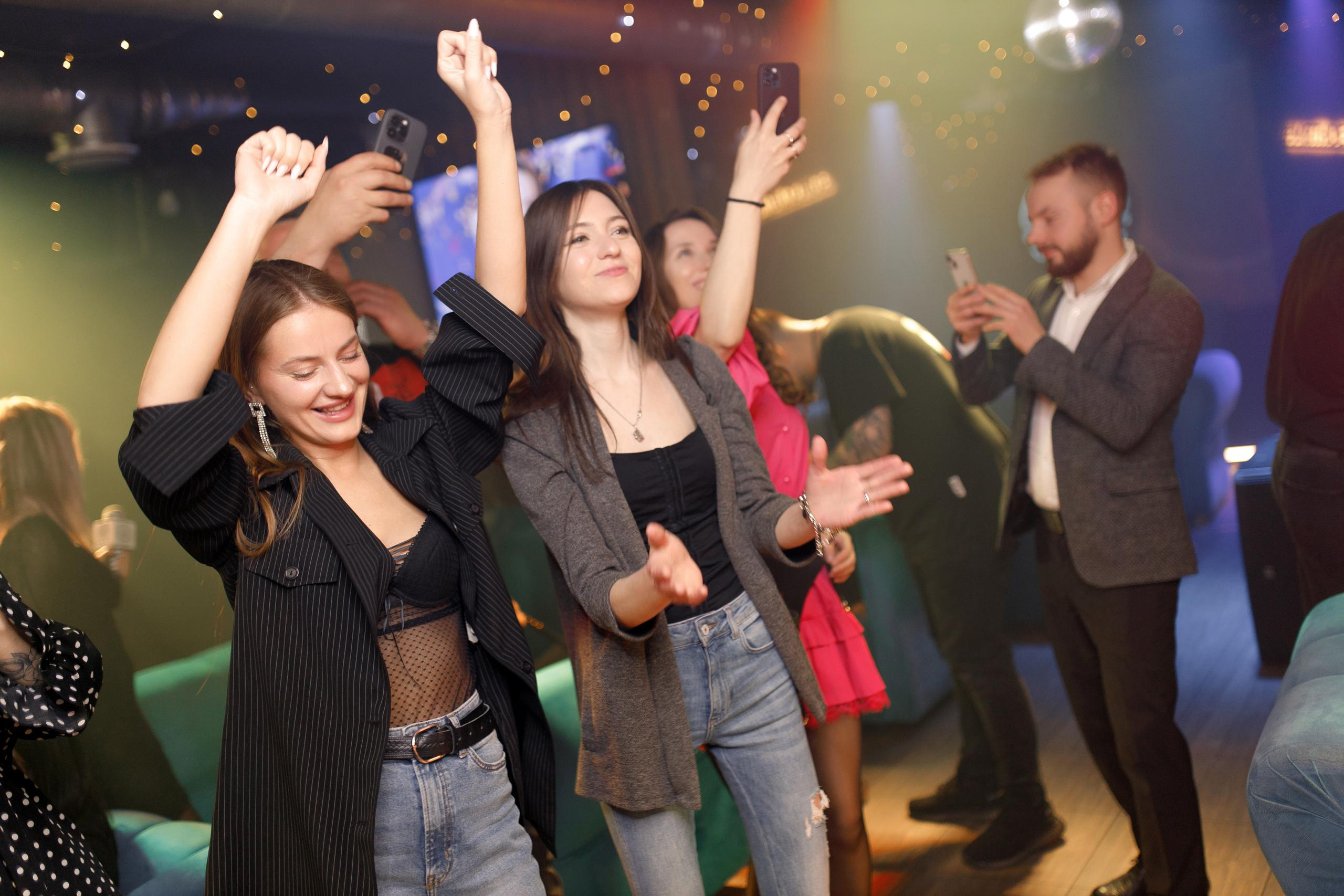 27\04\2023 Караоке в Мяте Спортивная. Мята Спортивная — Кальянная, караоке, бар в Минске