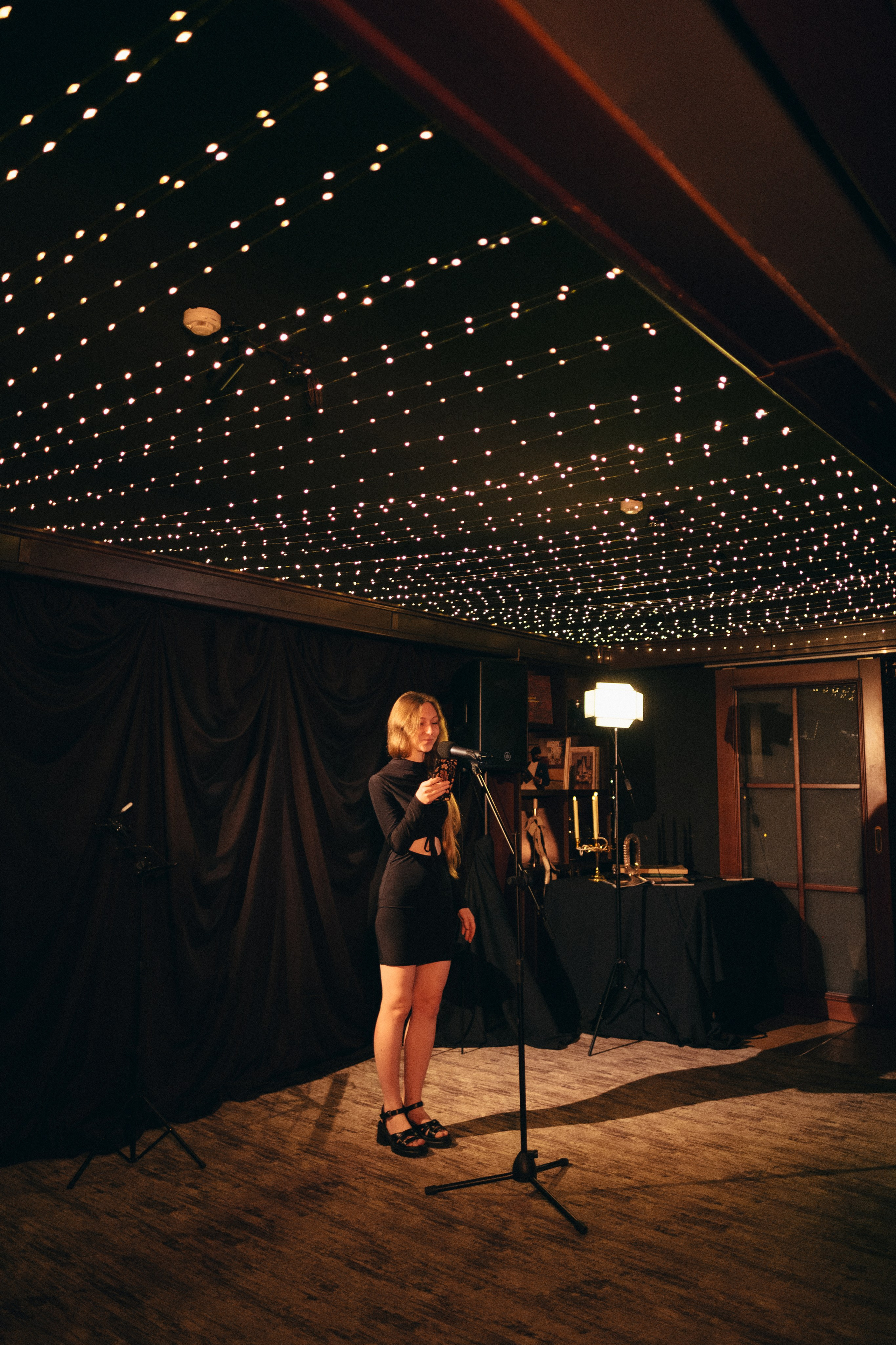 Поэтические встречи «Уютные чтения». Репортажный фотограф в Сочи Екатерина Вежливцева