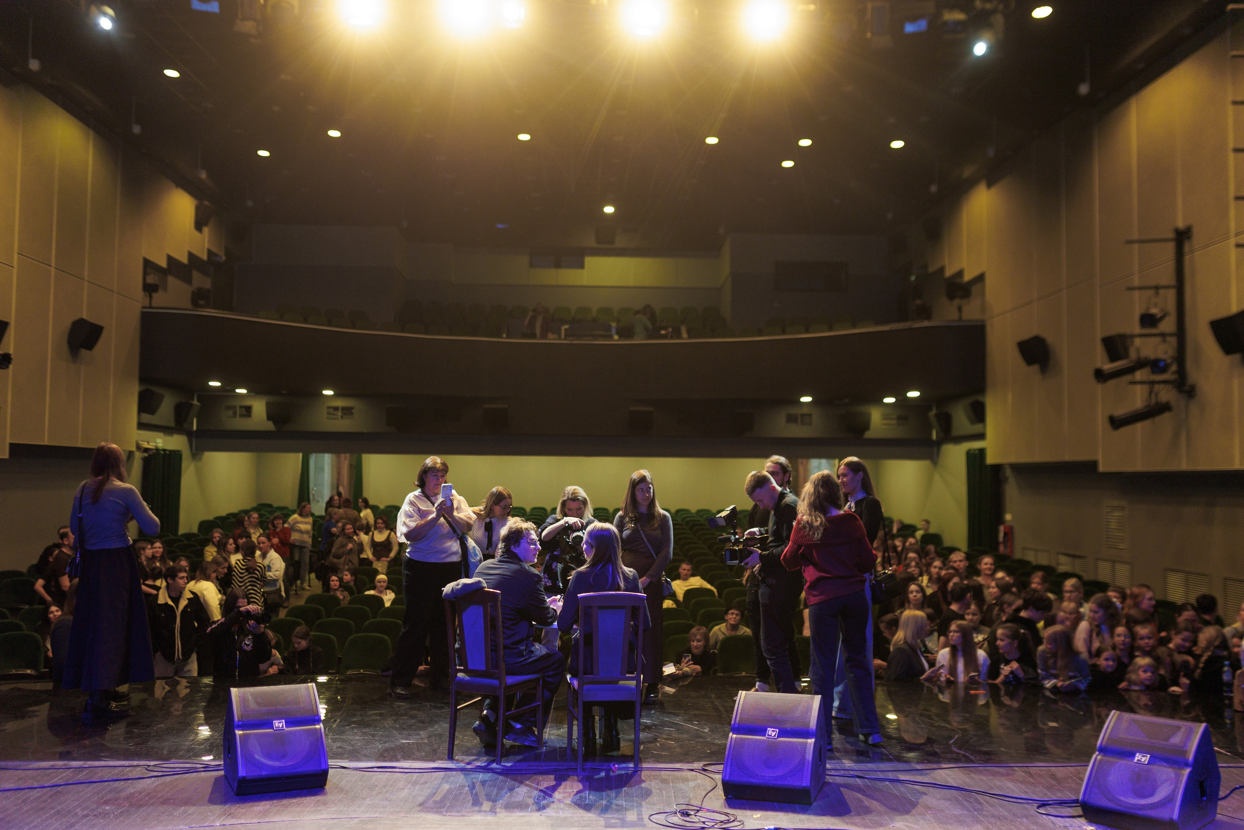 Выксунская премьера «Громко и Честно. Бонд с кнопкой». Фотограф городских и семейных событий Артем Карпухин