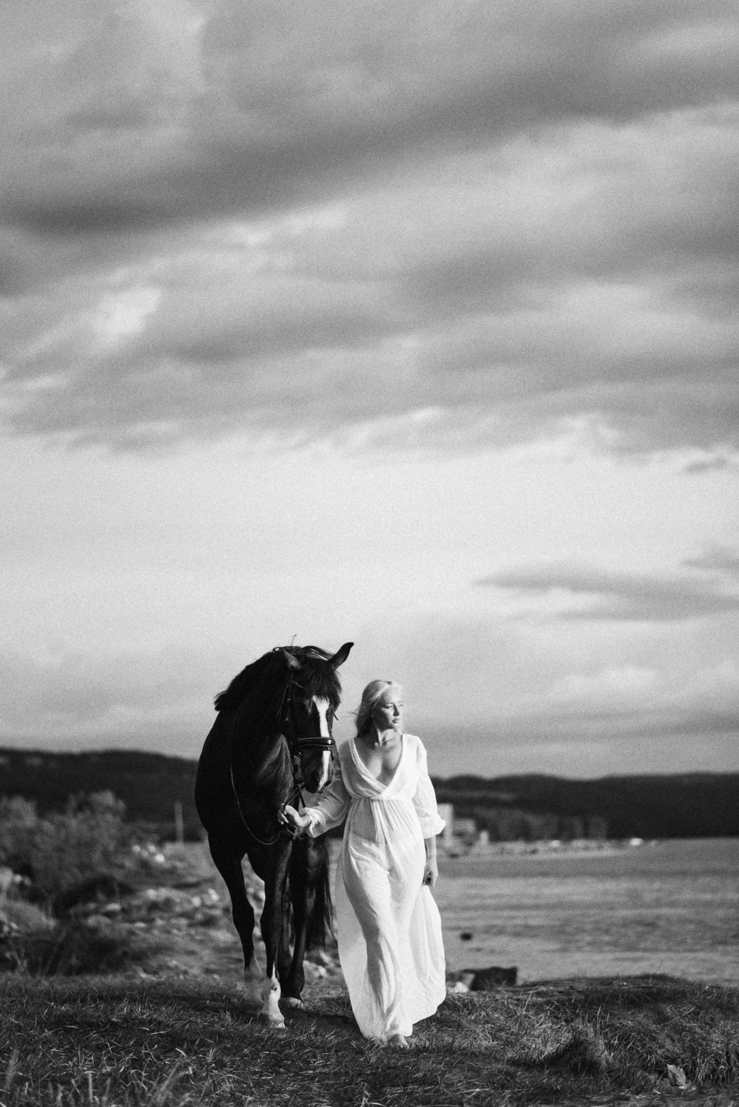 Валерия. Атмосферная фотосессия с лошадью. Фотограф в Мурманске Екатерина Рудак