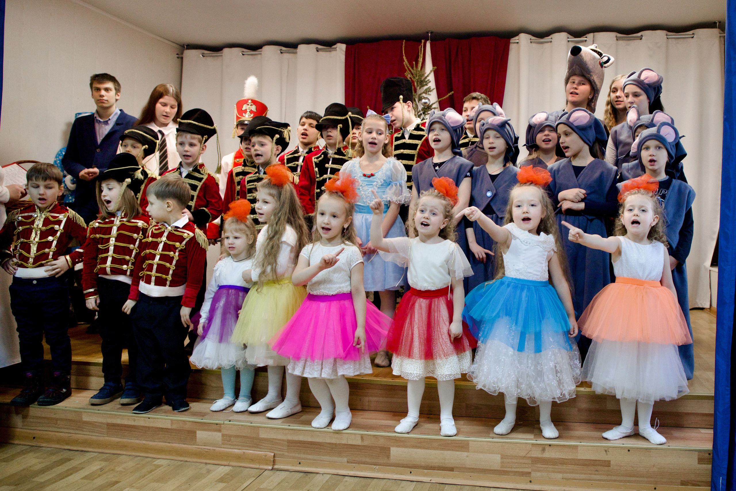 Разные выступления. Школьные выпускные альбомы в Москве Марина Николаева