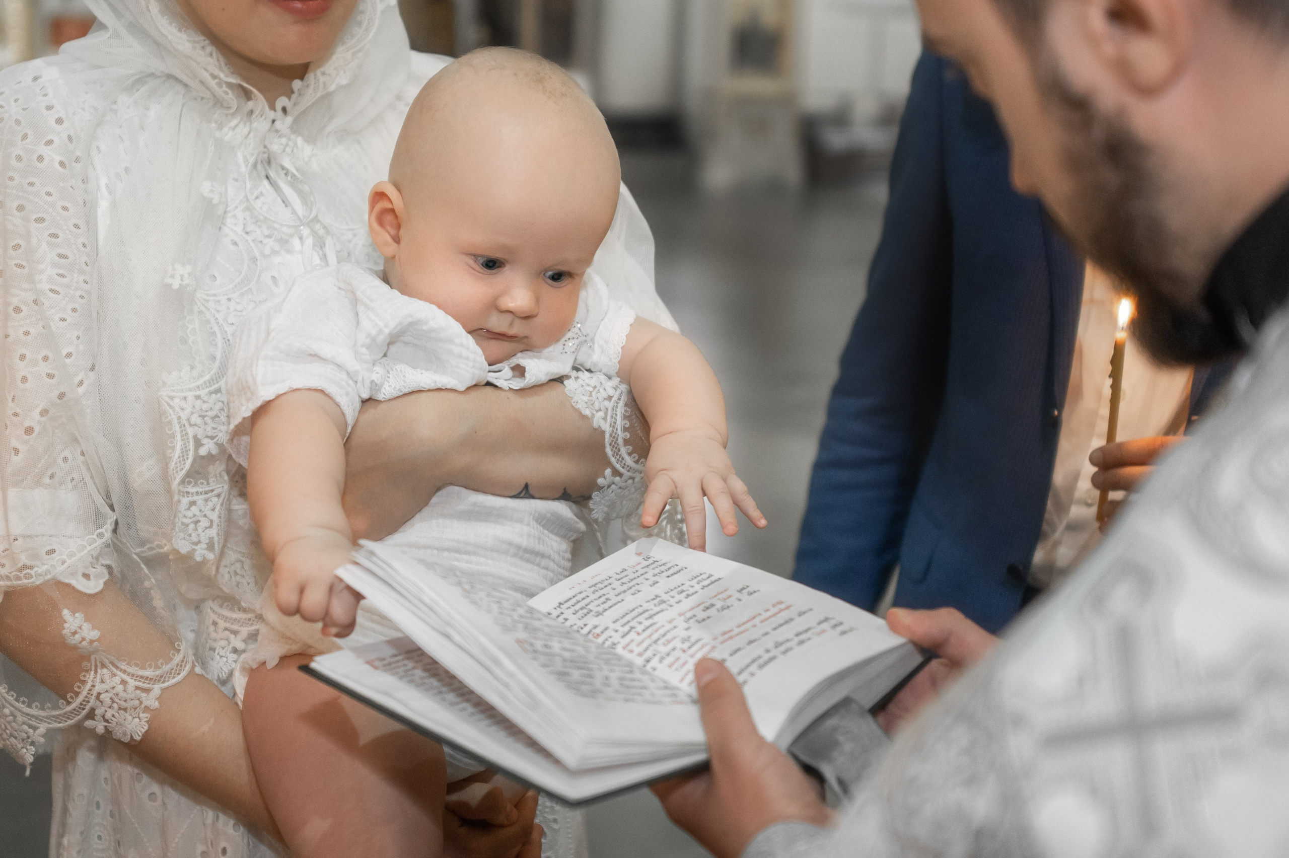 Крещение в Троице-Измайловском соборе. Фотограф на крещение и венчание, семейный фотограф в Санкт-Петербурге