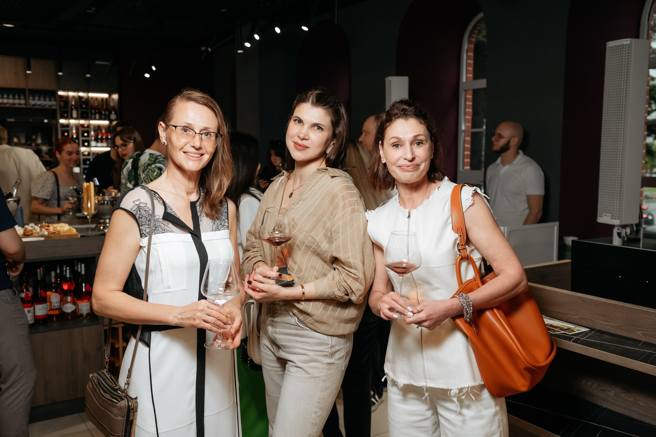 BY SIMPLE ВИНОТЕКА — ОТКРЫТИЕ. СВОИ. ФОТООТЧЕТЫ-СОБЫТИЯ-МЕСТА