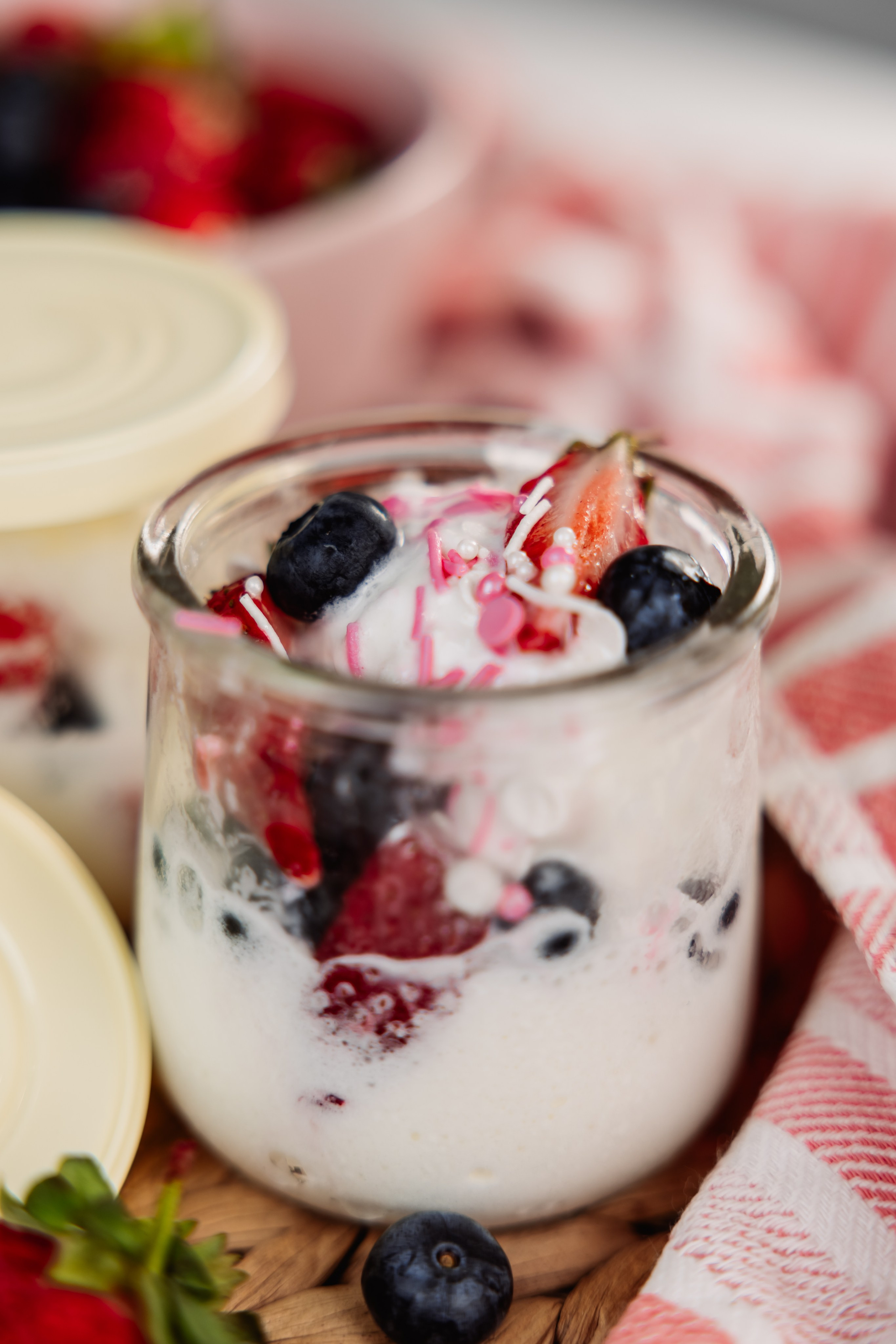 КРЫШКИ ДЛЯ КОЛОМЕНСКИХ ЙОГУРТОВ |OZON | Wildberries. ФОТОГРАФ ИРИНА ШАМАТАВА