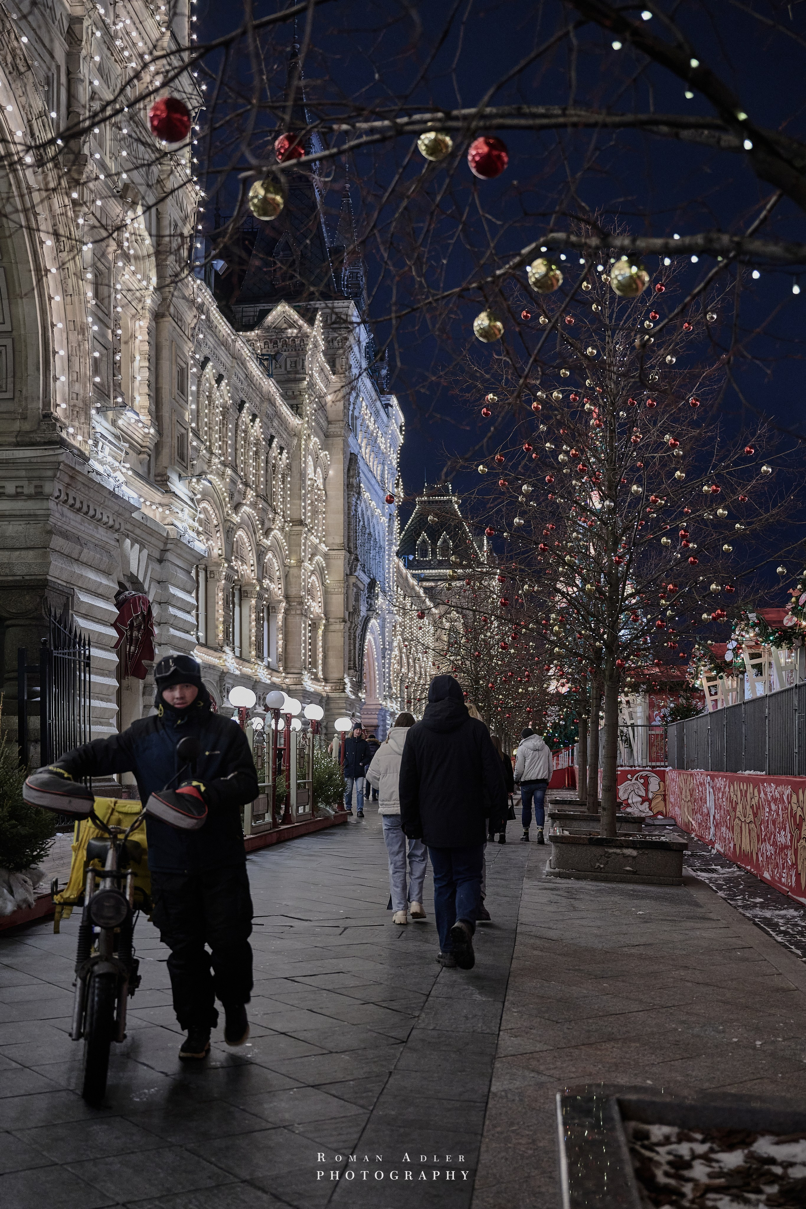 Новогодняя ночная Москва 2025. Фотограф Роман Адлер