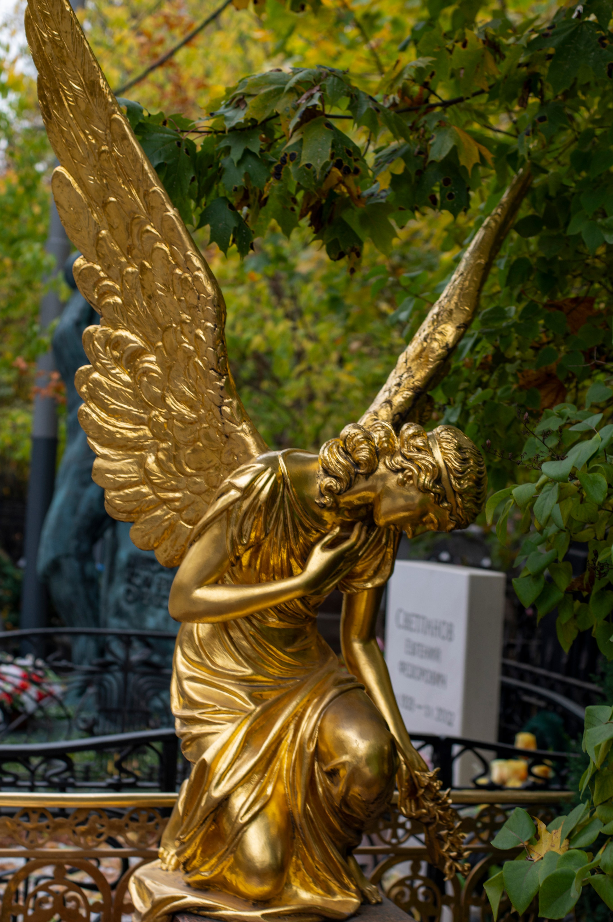 Ваганьковское кладбище. Фотограф Роман Адлер