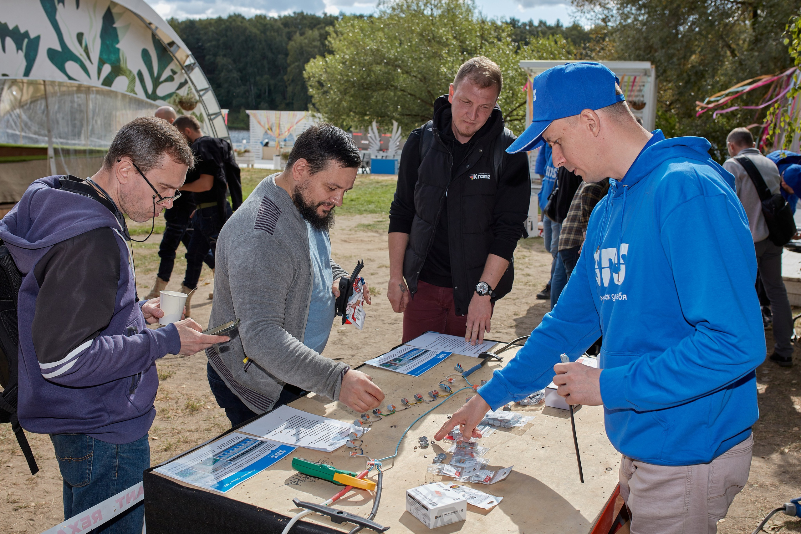 Форм электромонтажников Rexant и Kranz. Коммерческий фотограф в Москве Павел Володин — фотосъемка для бизнеса