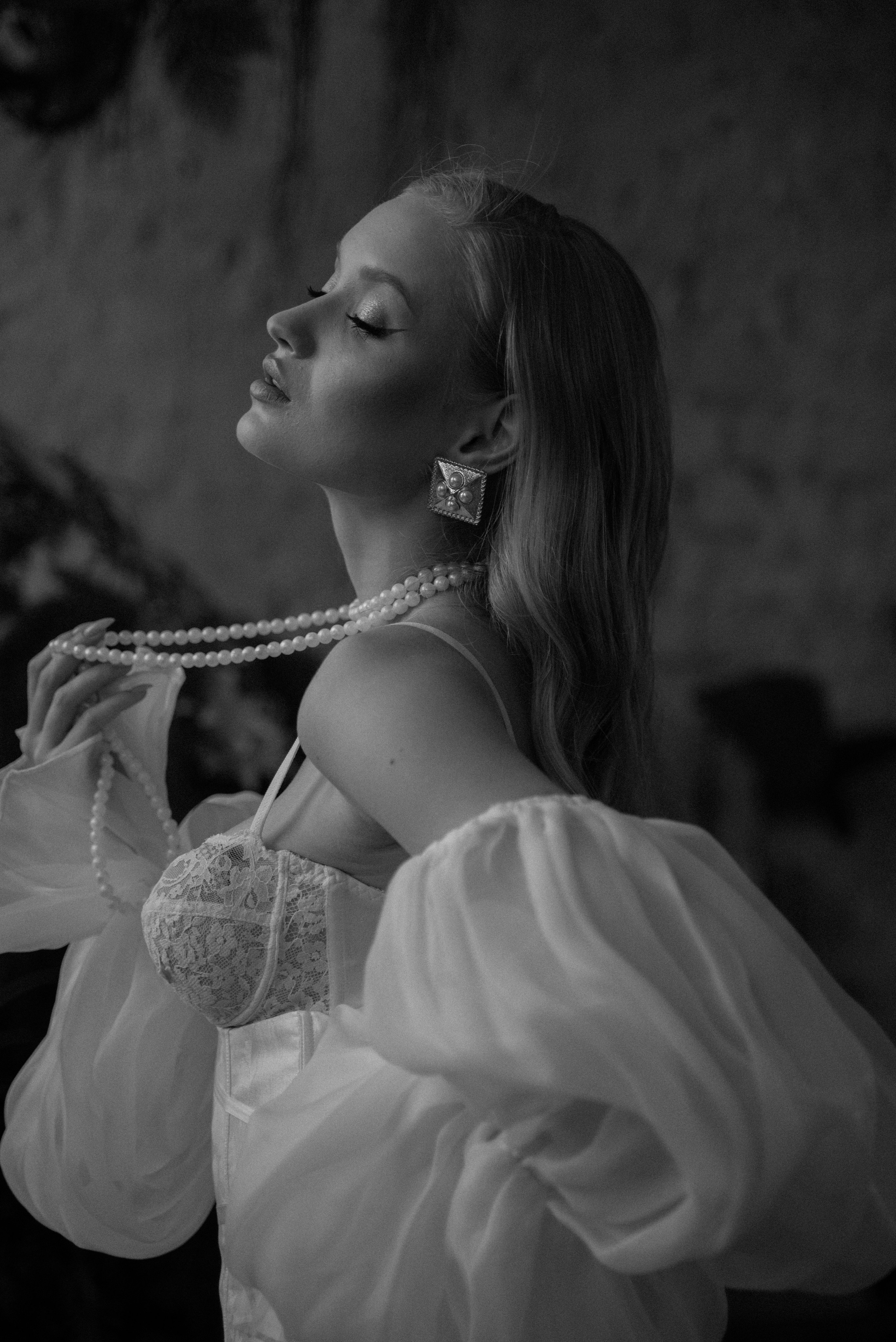 Невеста на пикнике в замке