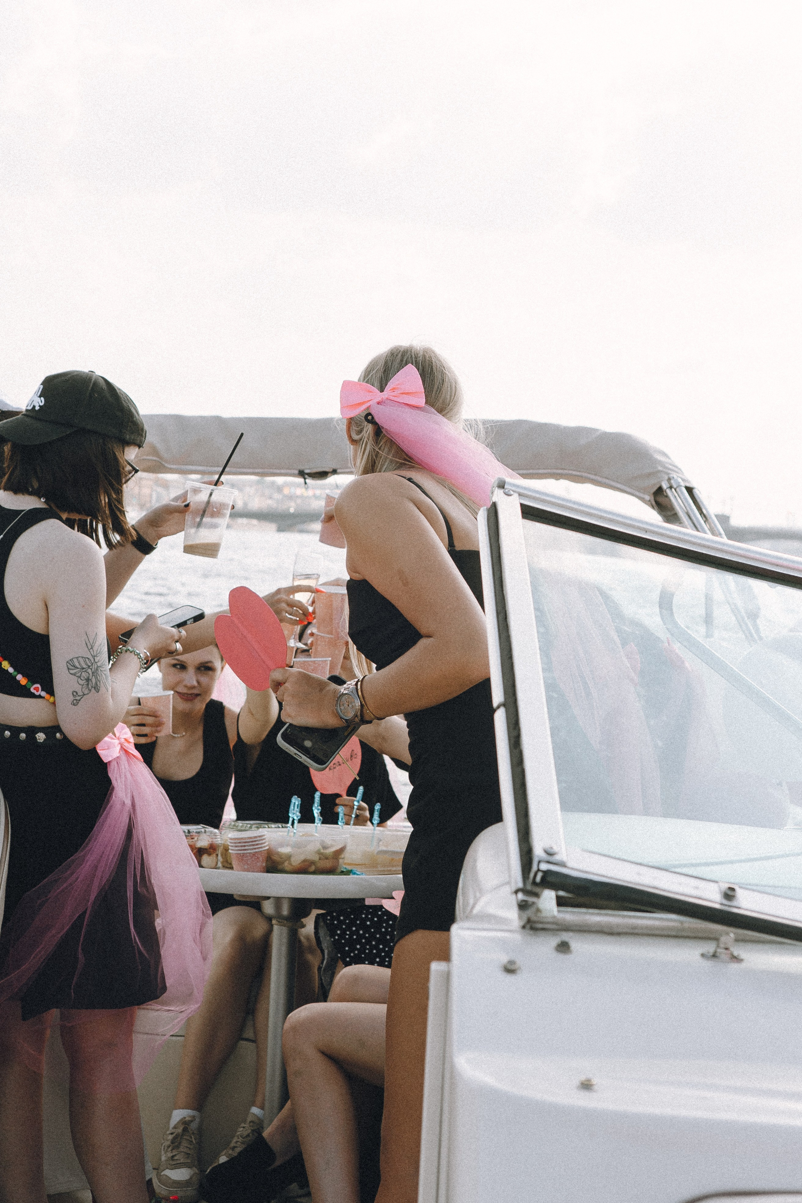 ДЕВИЧНИК НА КАТЕРЕ. Профессиональный фотограф, Санкт-Петербург — Виктория Богомолова