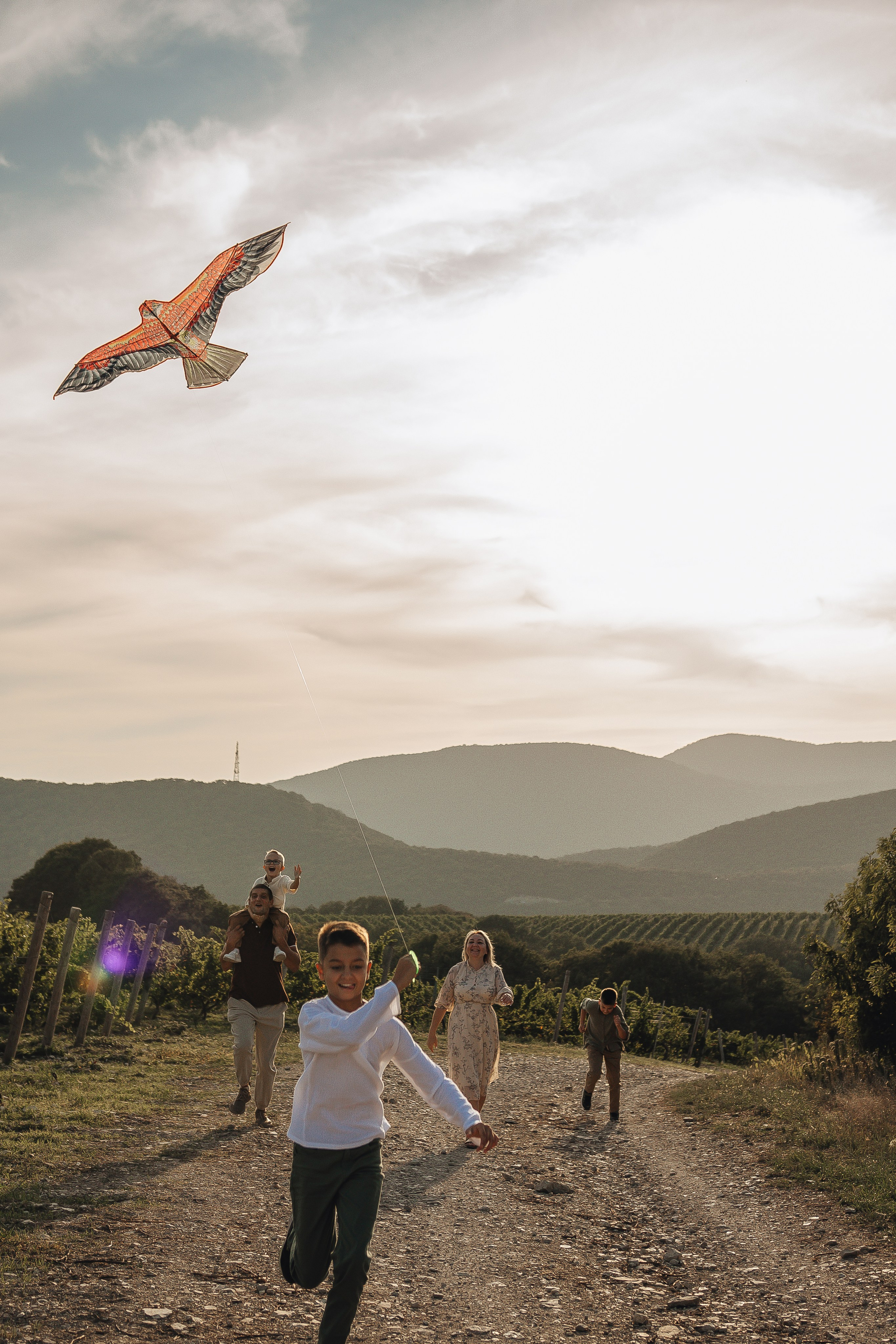 Запуская воздушного змея к белым облакам ;). Семейный фотограф Новороссийск, Анапа, Геленджик — Юлия Давыдова