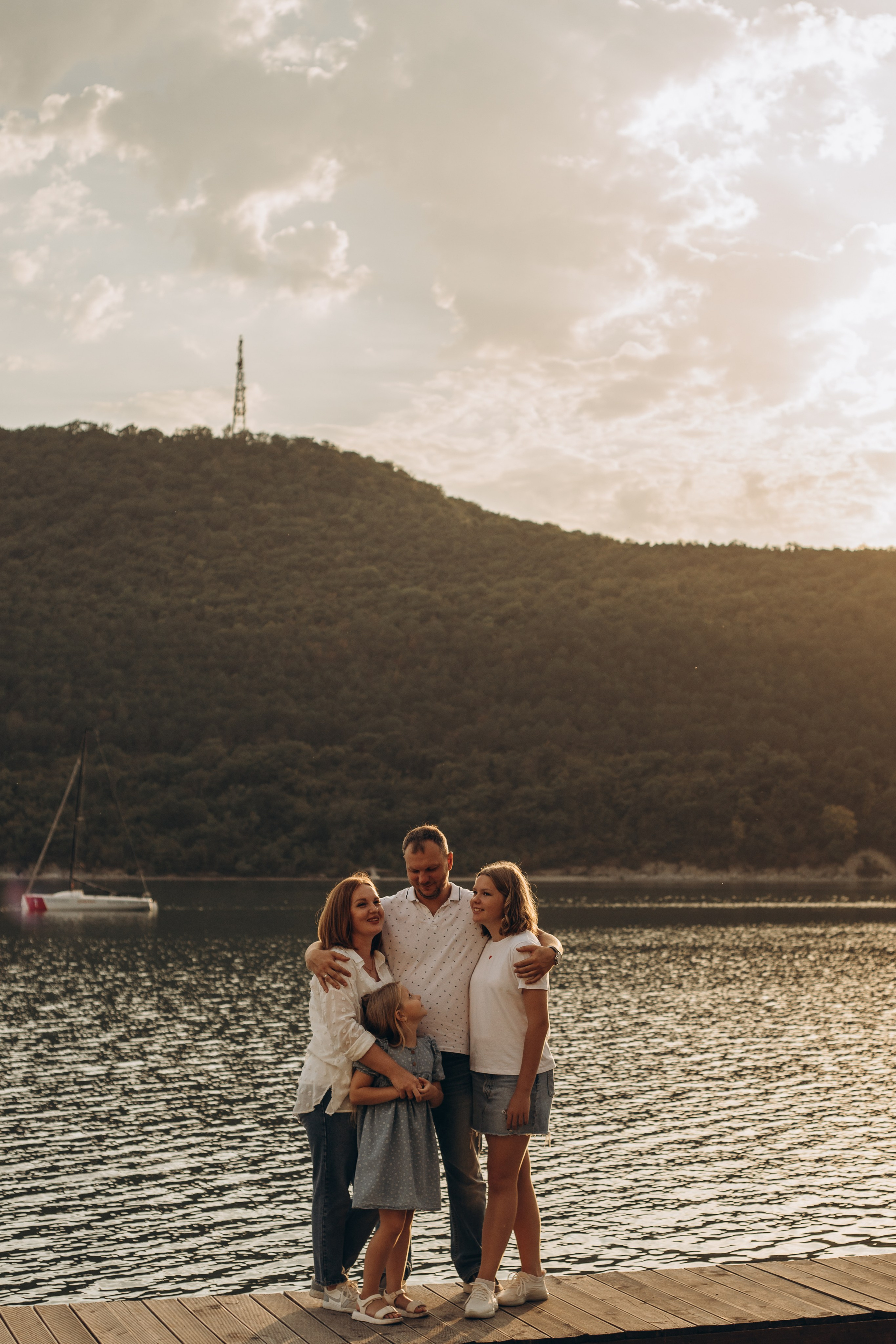 Антон, Тамара, Алиса и Ева — летний вечер у озера. Семейный фотограф Новороссийск, Анапа, Геленджик — Юлия Давыдова