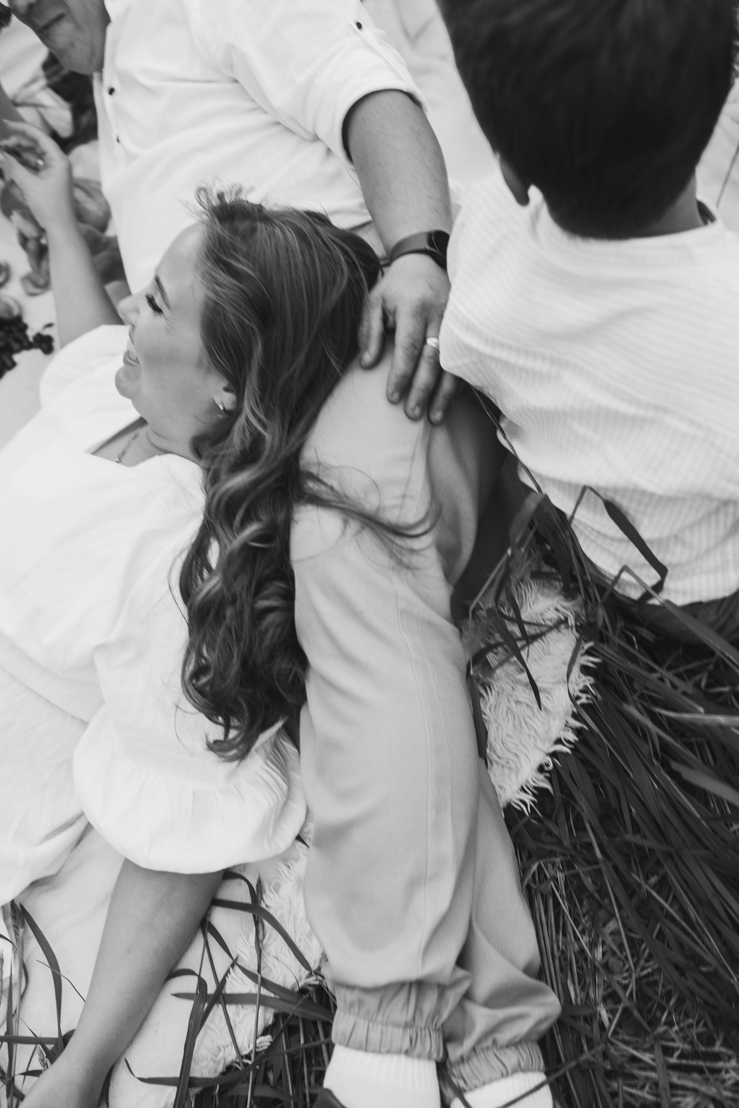 Маша и Миша и их веселая компания (пикник в поле). Семейный и свадебный фотограф в Екатеринбурге Орлова Ирина