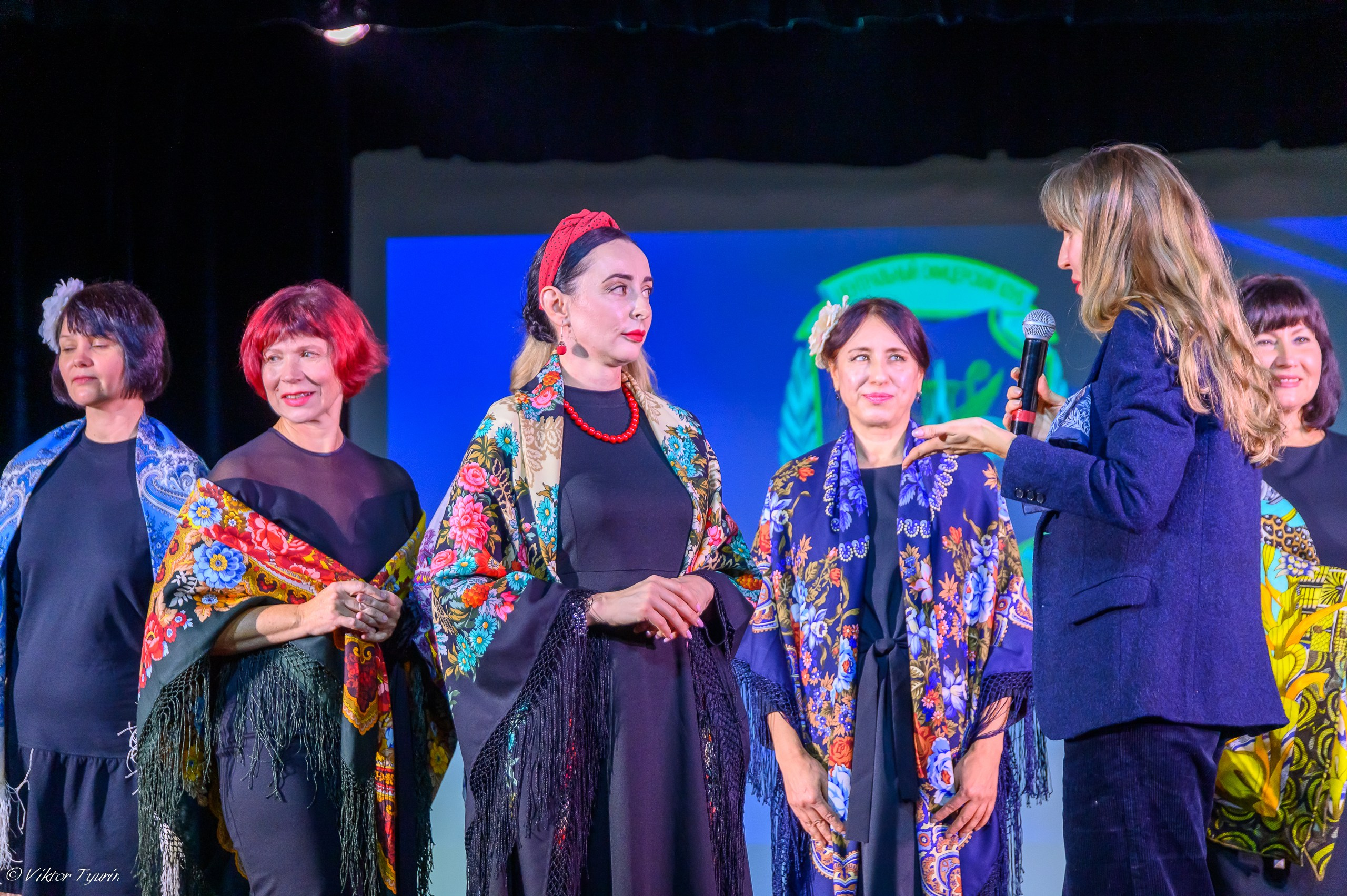 Показ в Центральном офицерском клубе ВКС, 2024. Коллекционер и искусствовед Олеся Ястребова