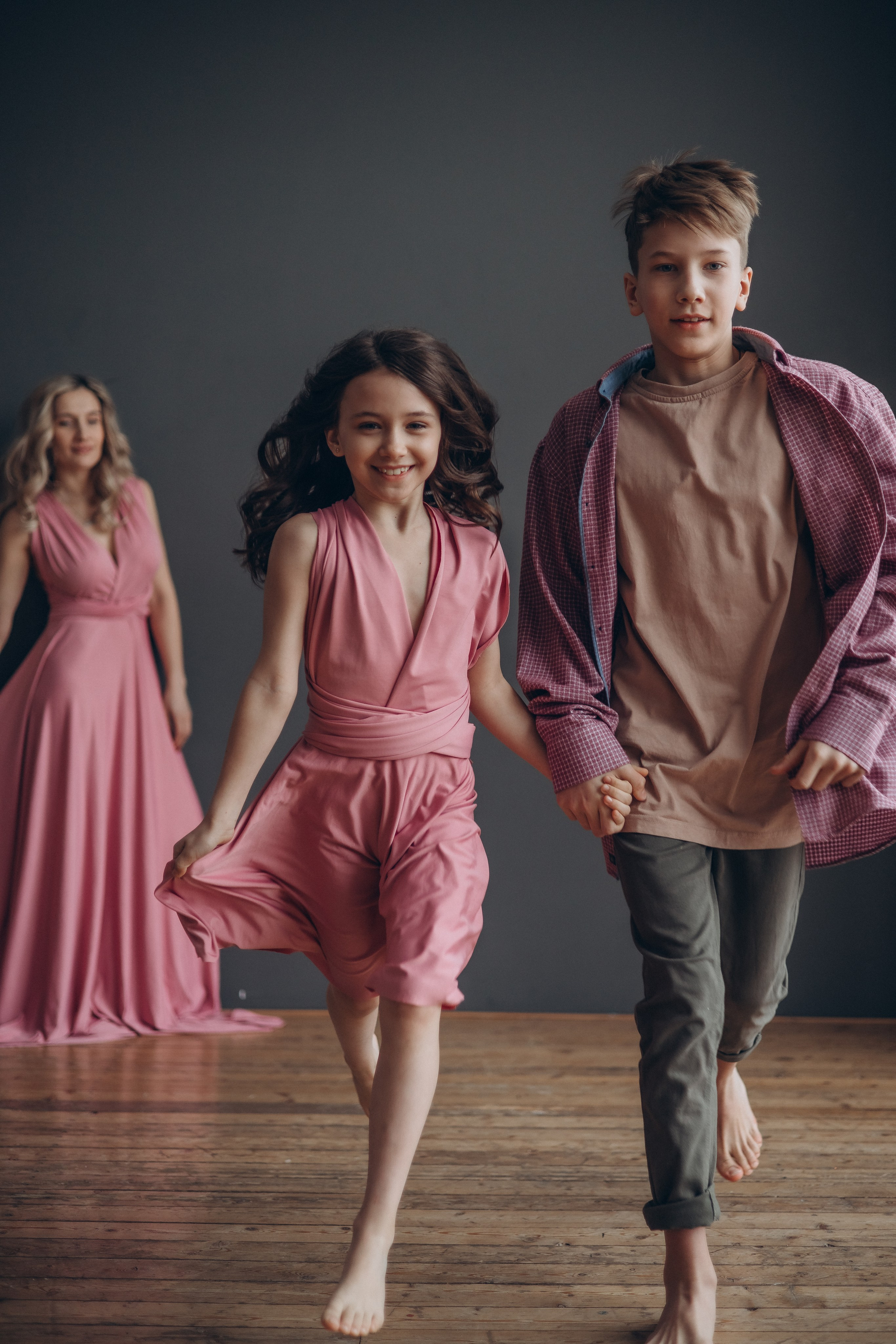 Семейная студийная фотосессия. Семейный, детский, женский фотограф в Новосибирске Оля Борисова