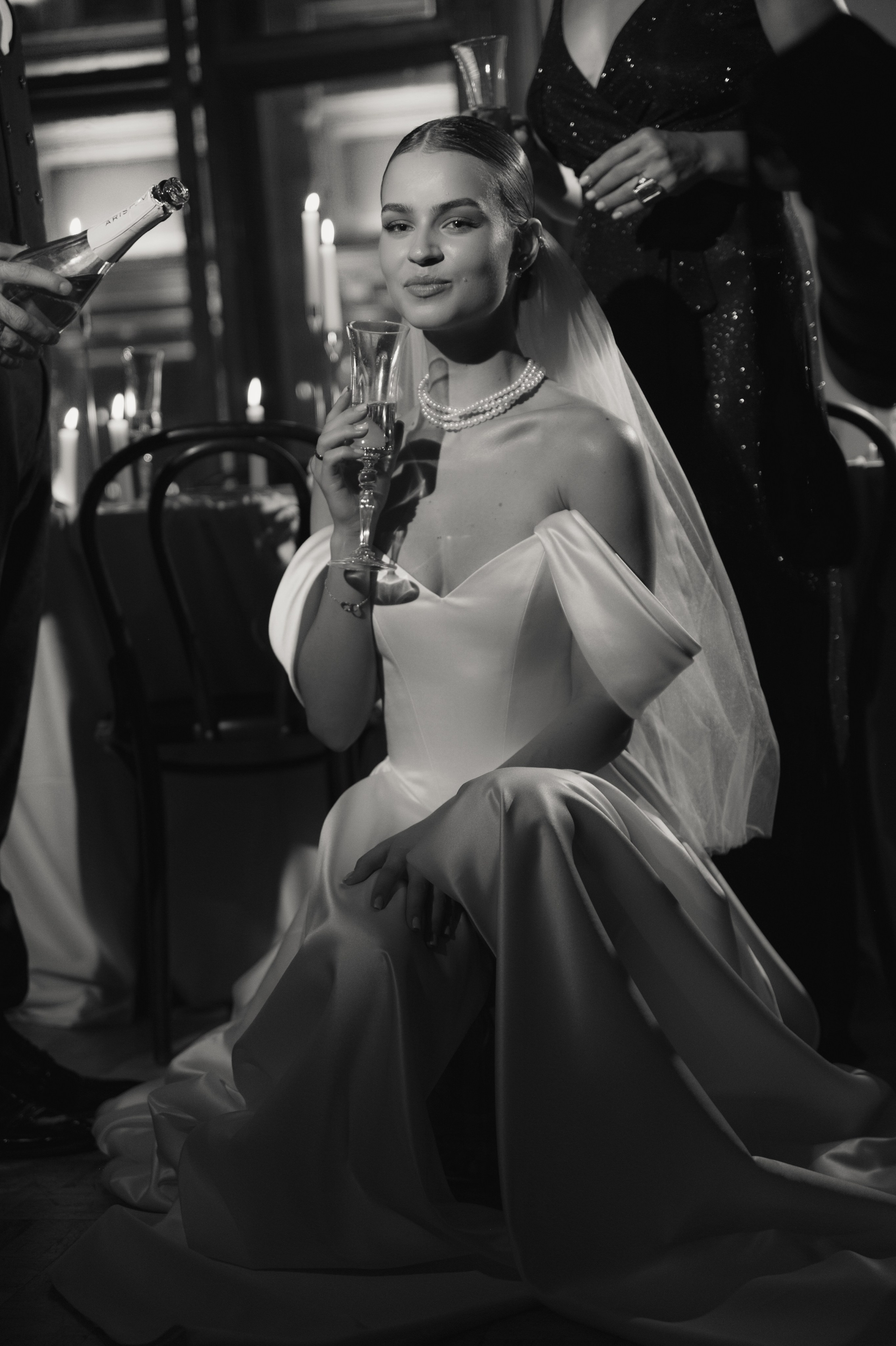 Камерный свадебный ужин при свечах в старинном особняке в фотостудии 21. Kult. Ярослава Ерина — свадебный фотограф в Москве