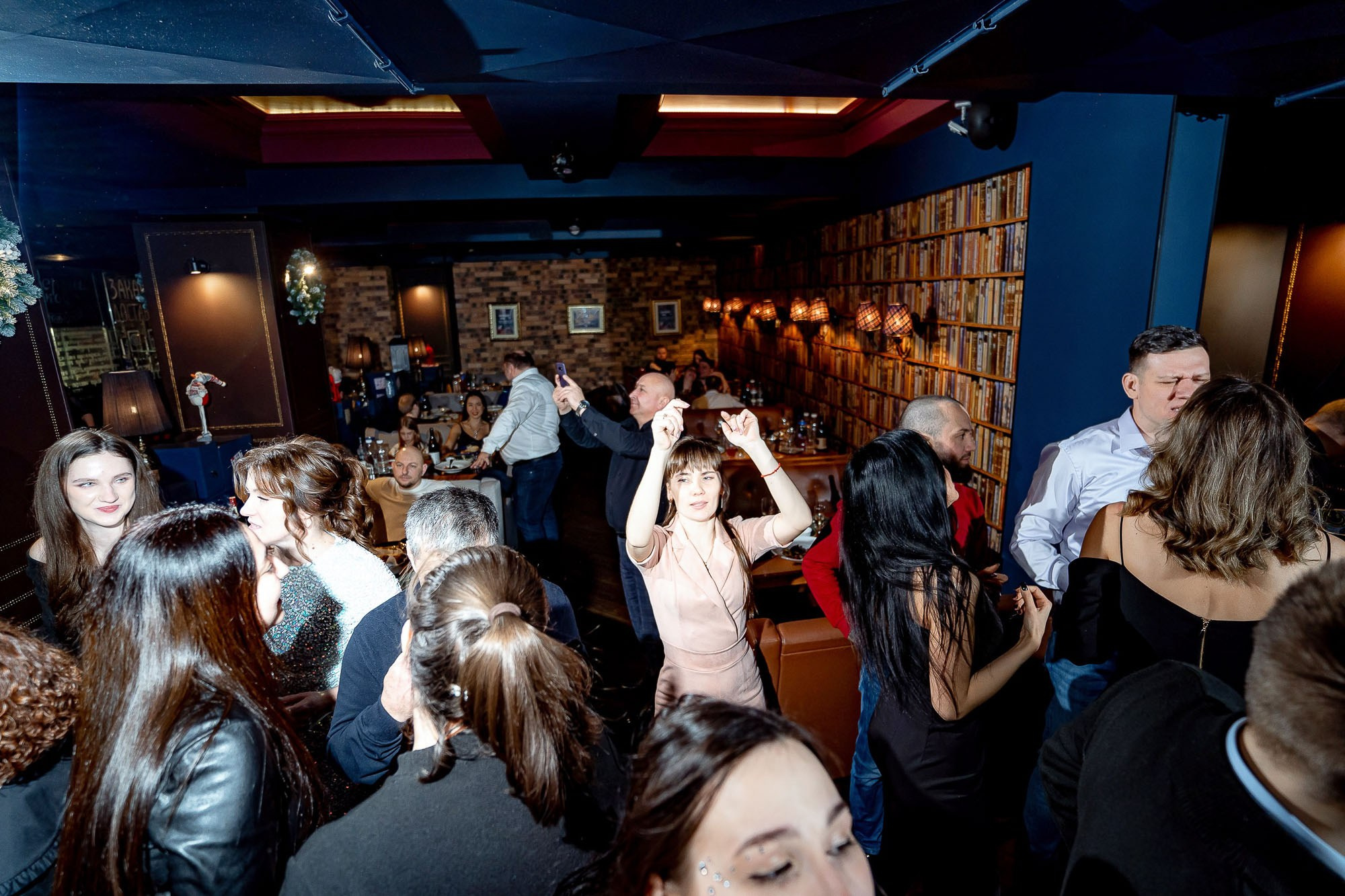 Новый год 2024 в Peoples. Сергей Кошкин. Репортажная и ивент-фотография в Сургуте