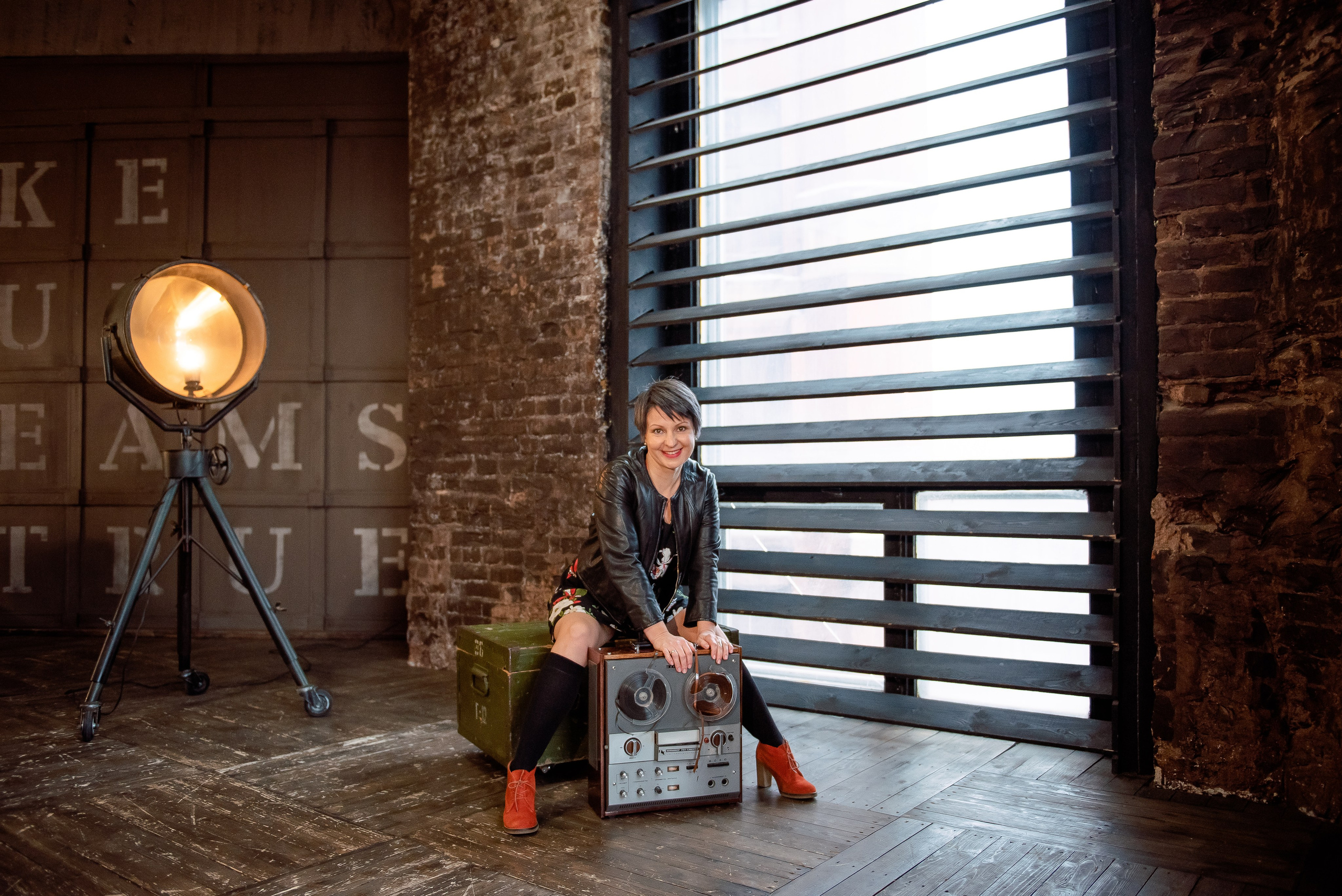 Семейная фотосессия в Wood-studio. Свадебный и семейный фотограф в Москве Юлия Винник