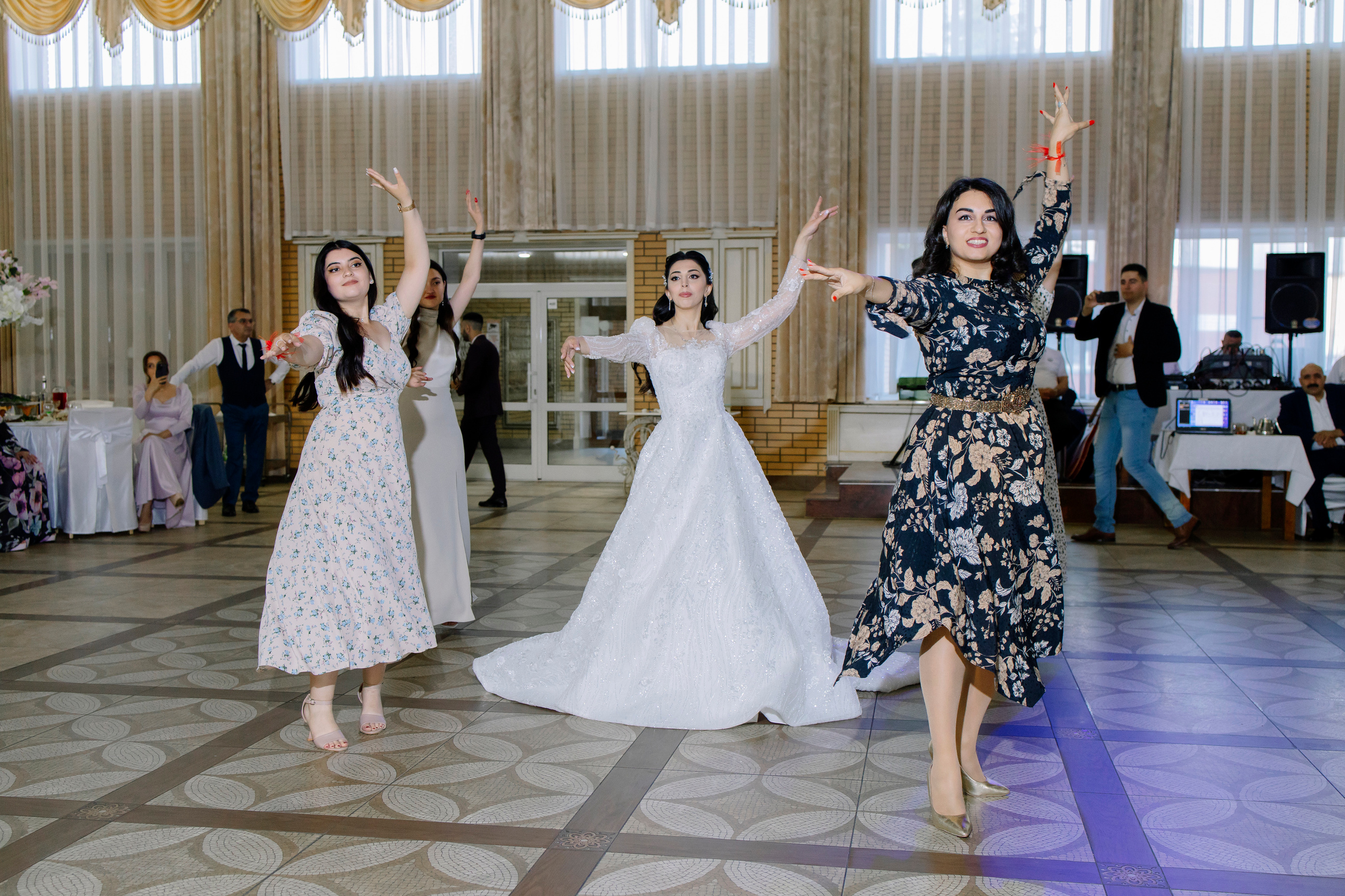 Свадьба Азербайджанская Гейсар  & Сабина. Свадебный фотограф в Новосибирске Лидия Александровна