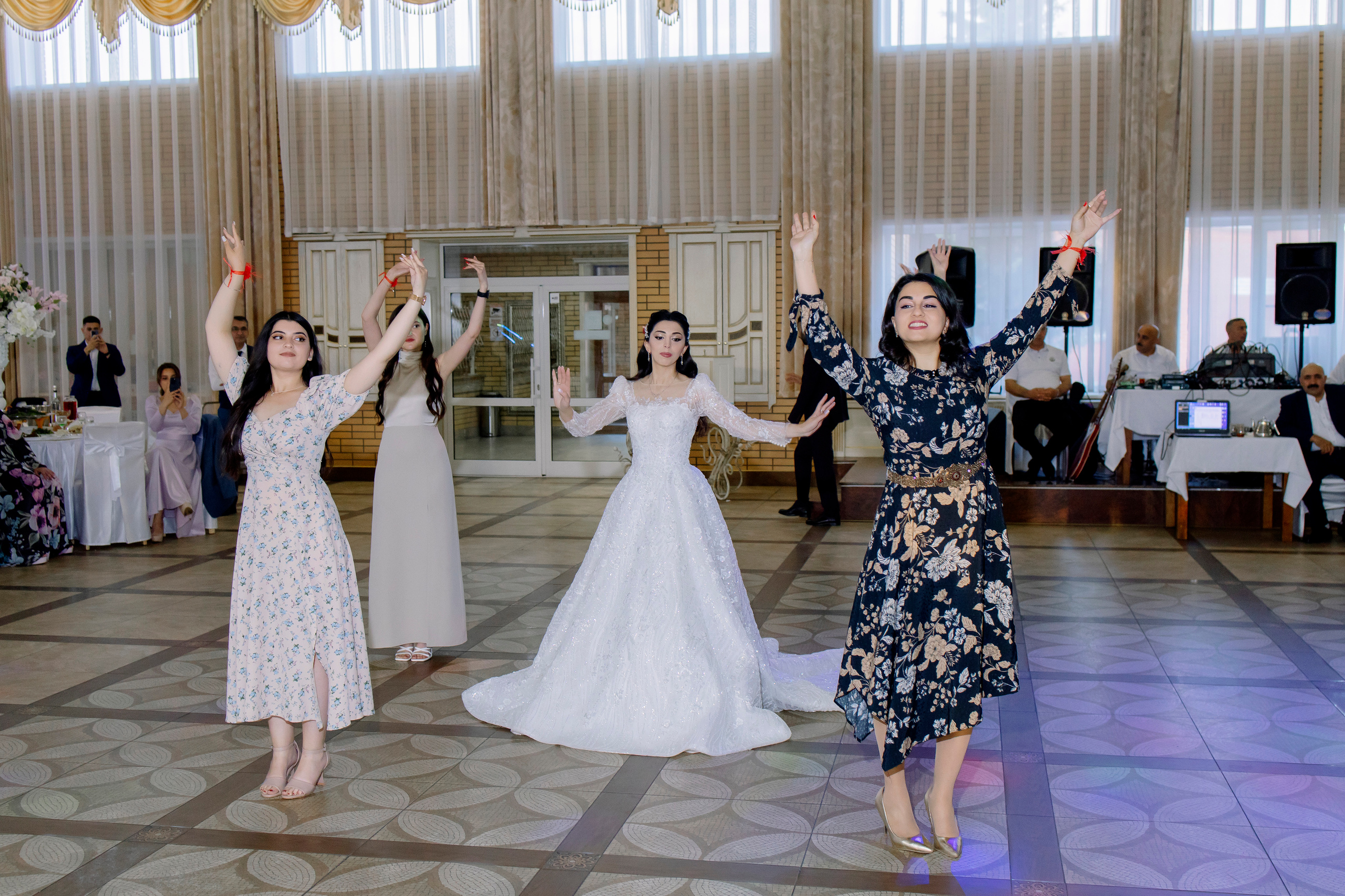 Свадьба Азербайджанская Гейсар  & Сабина. Свадебный фотограф в Новосибирске Лидия Александровна