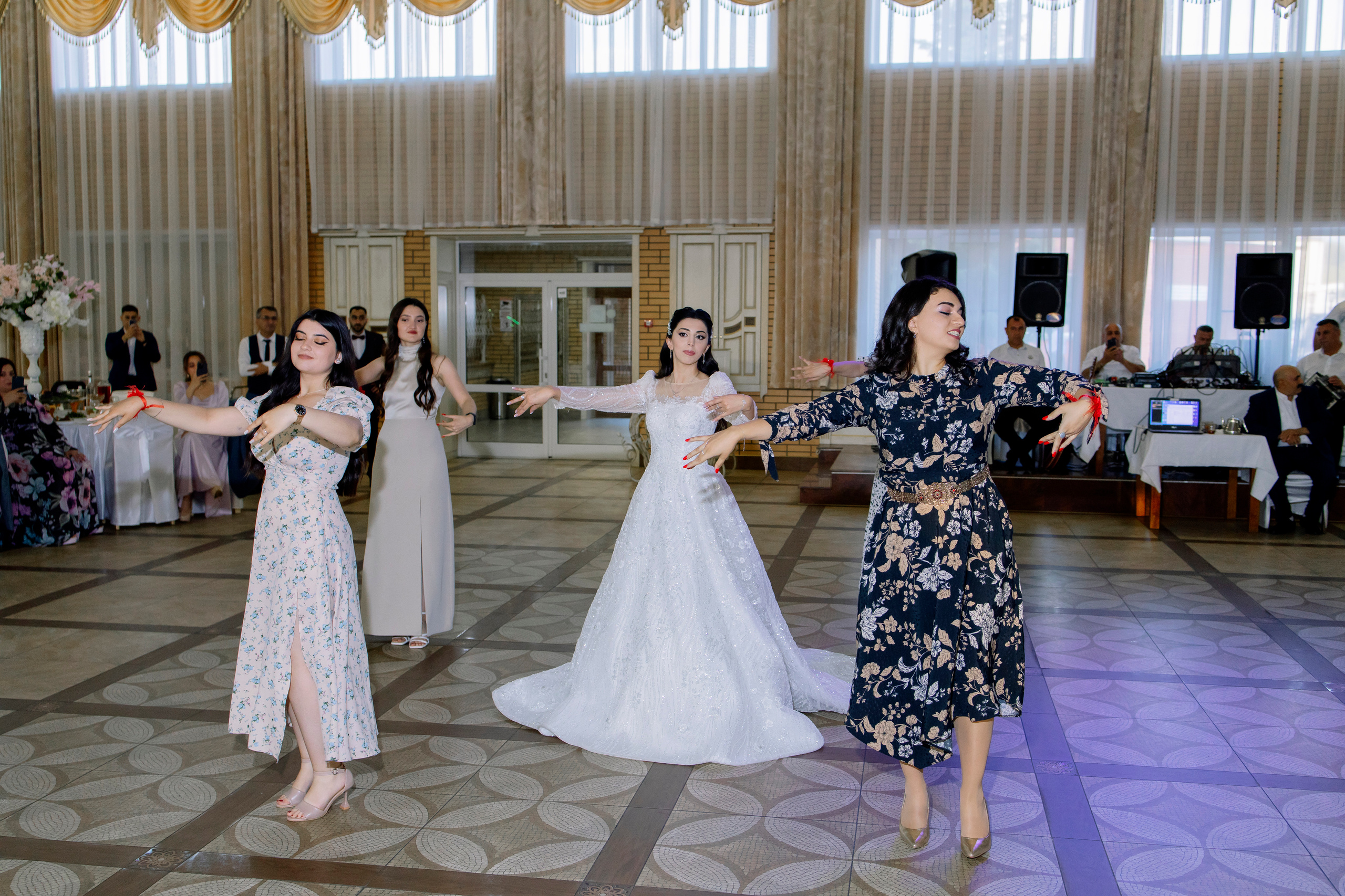 Свадьба Азербайджанская Гейсар  & Сабина. Свадебный фотограф в Новосибирске Лидия Александровна