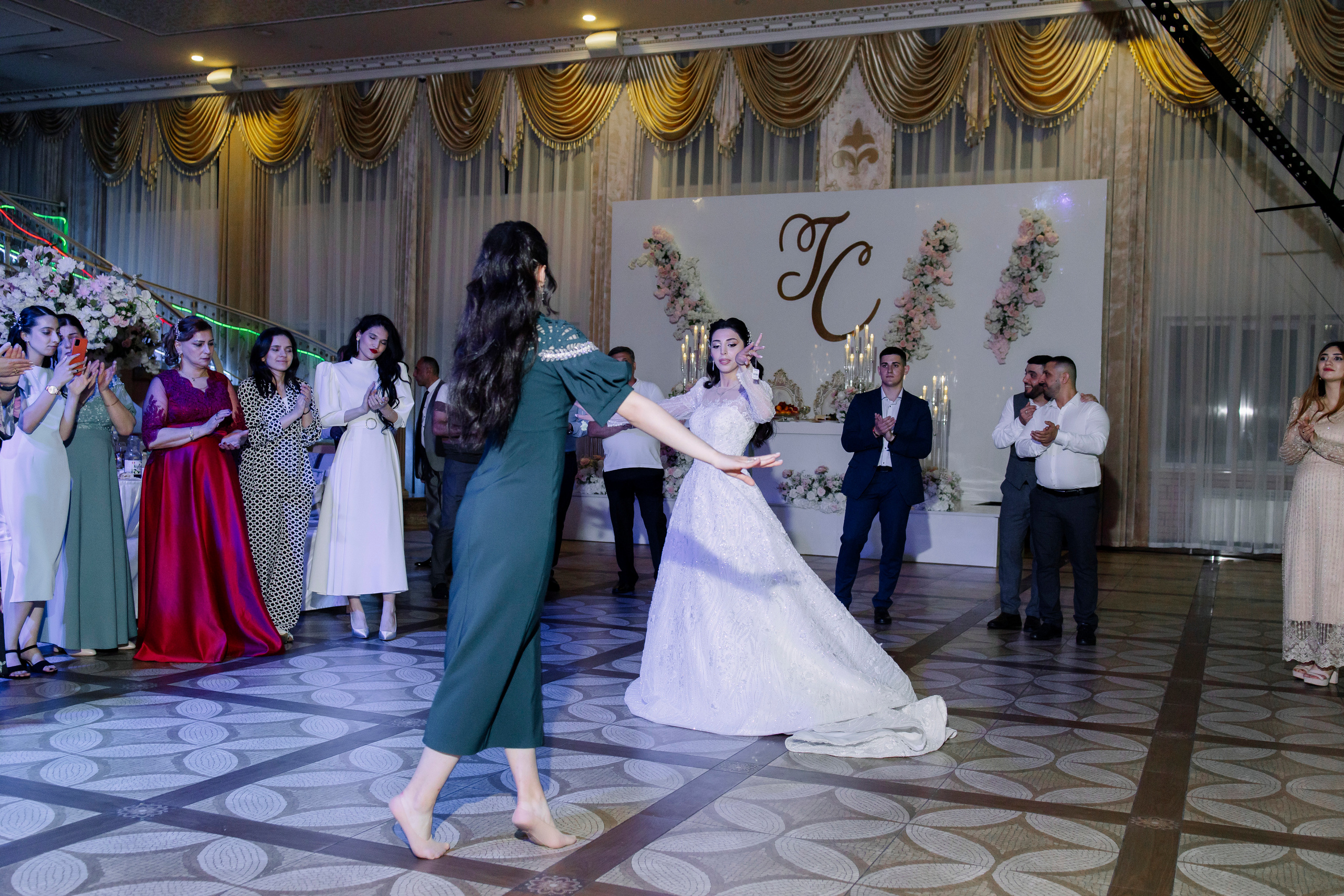 Свадьба Азербайджанская Гейсар  & Сабина. Свадебный фотограф в Новосибирске Лидия Александровна