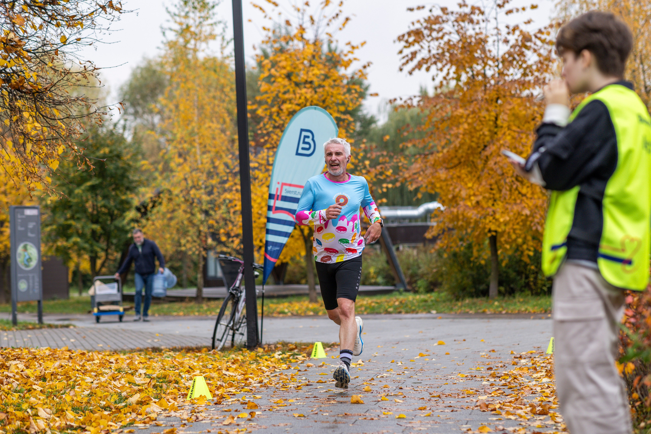 5 вёрст в Митино, 11.10.25. Фотограф Сергей Ловкий