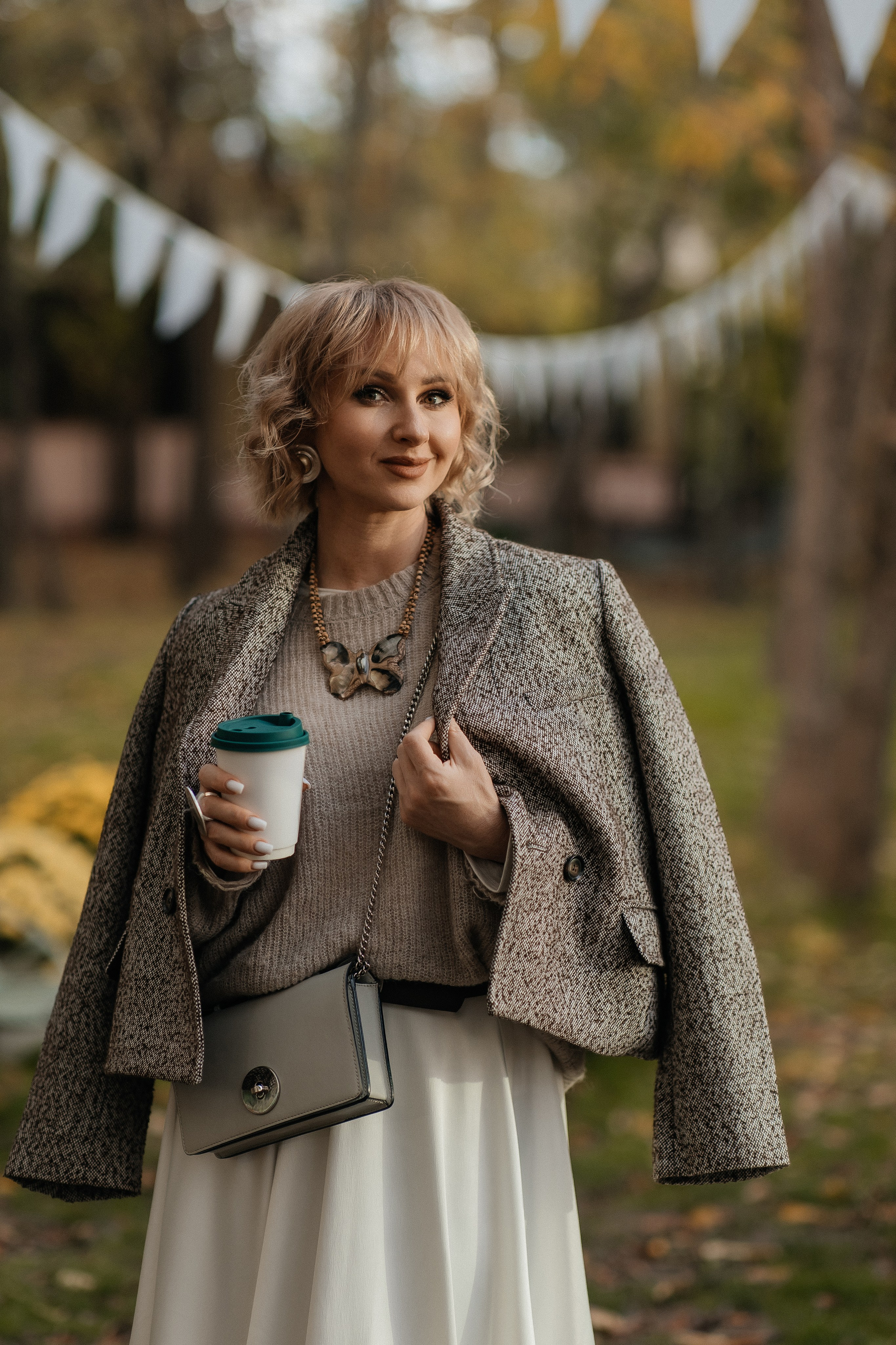 Маша и осень