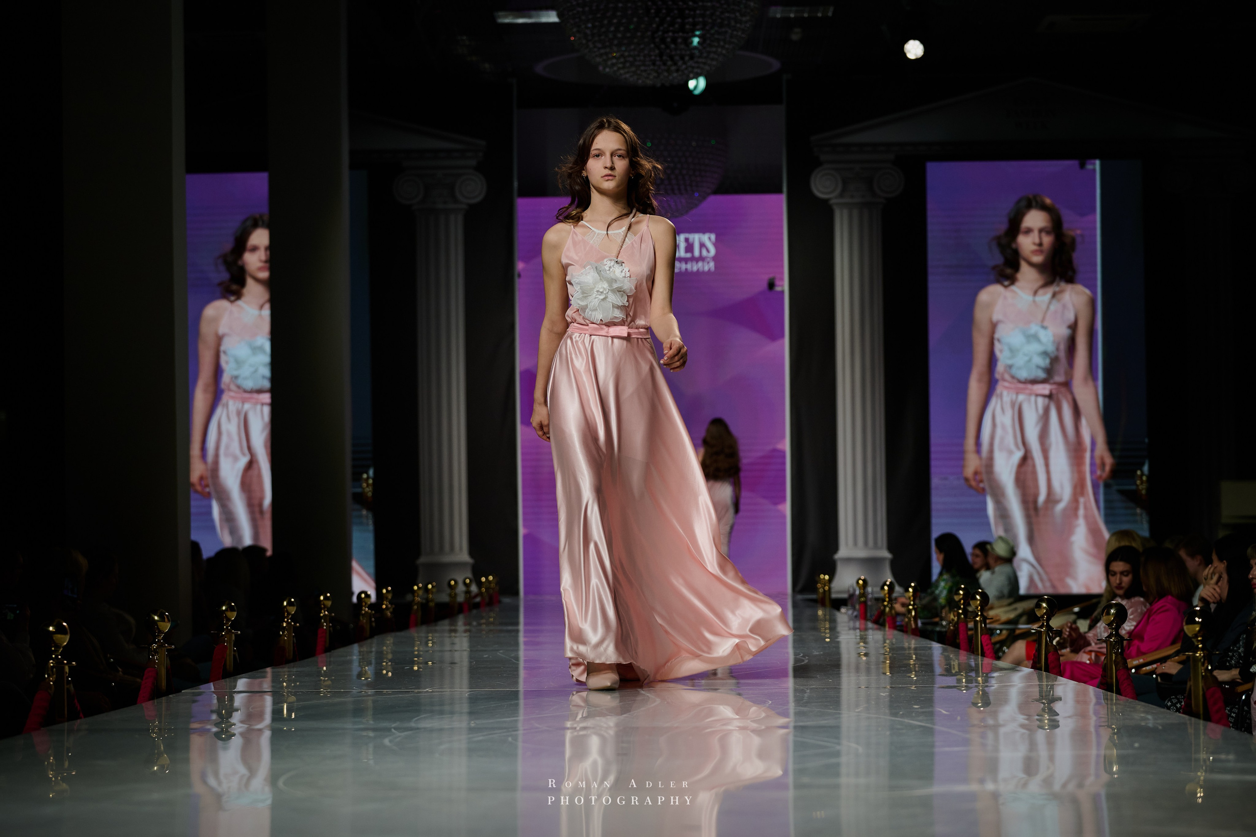 ESTET FASHION WEEK ВЕСНА — 2025. Фотограф Роман Адлер