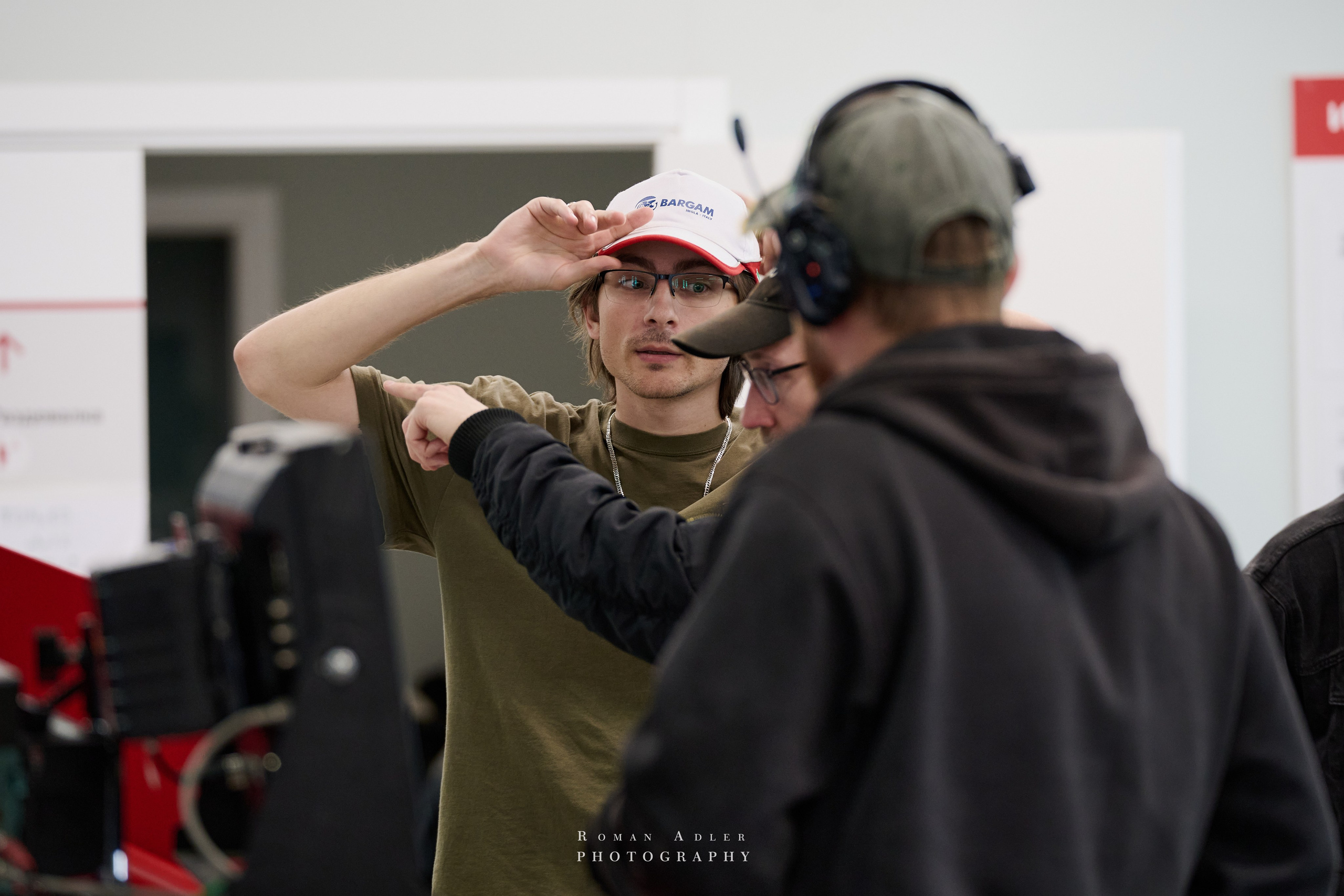 Репортаж со съёмок фильма «Своя в доску». Фотограф Роман Адлер