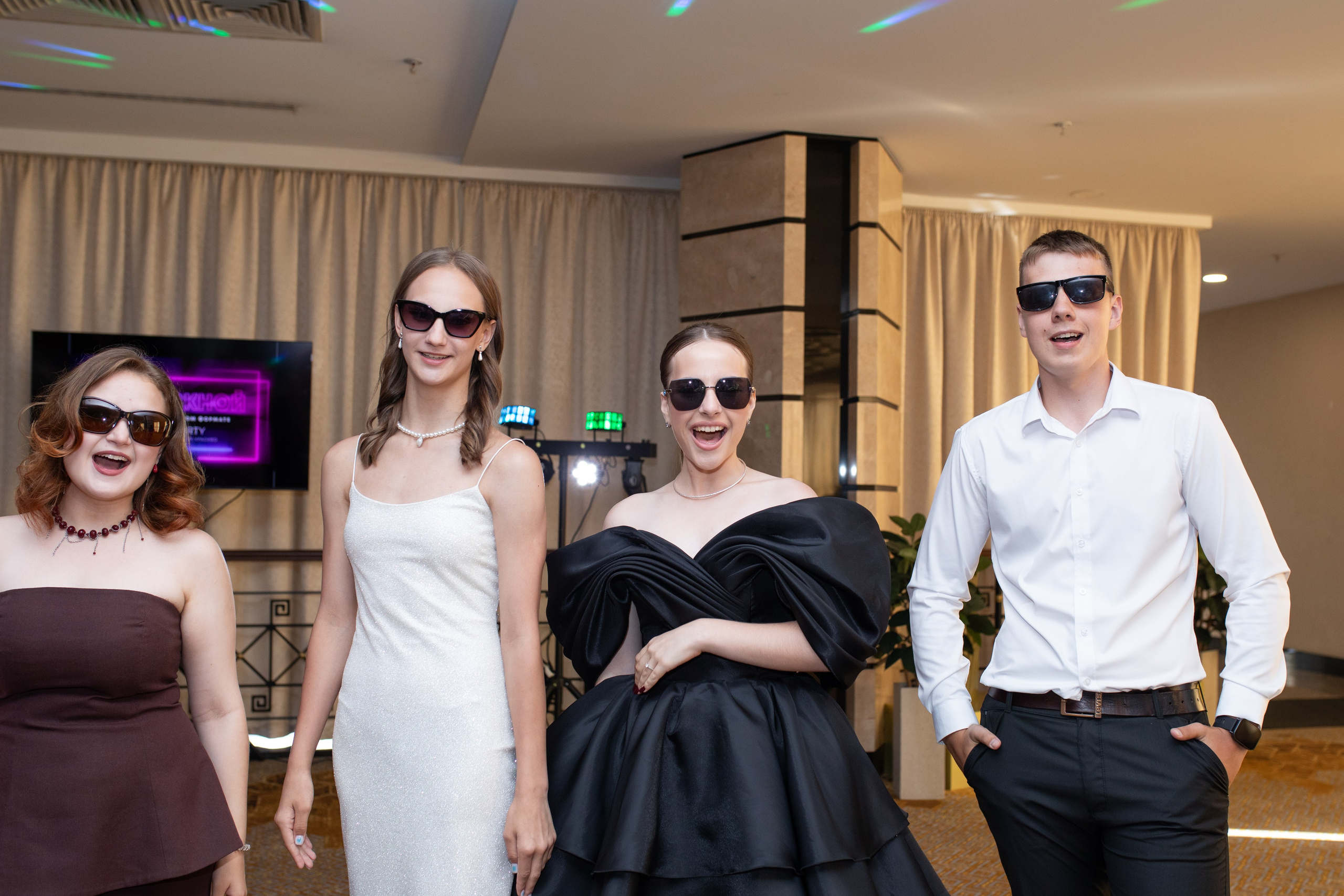 Выпускной 11 класс. Ресторан «Мед». Фотограф в Новосибирске Ася Зверева