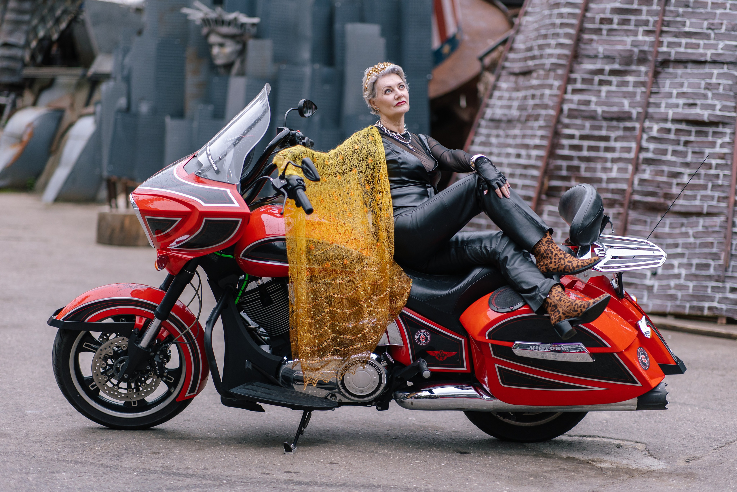 Фотосессия «Танцы с волками» в байк центре Ночных волков. Коллекционер и искусствовед Олеся Ястребова